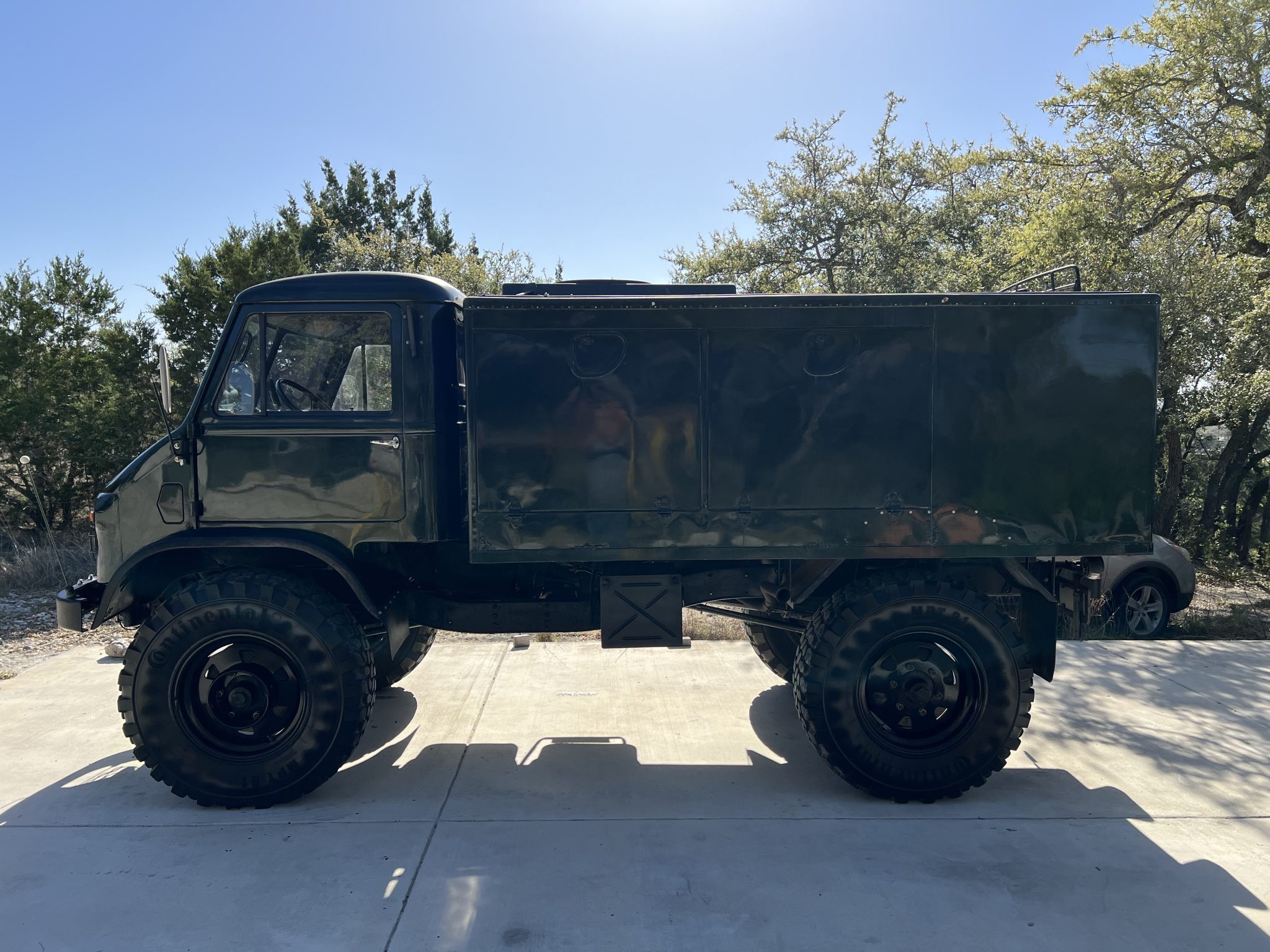 Mercedes-Benz Unimog 