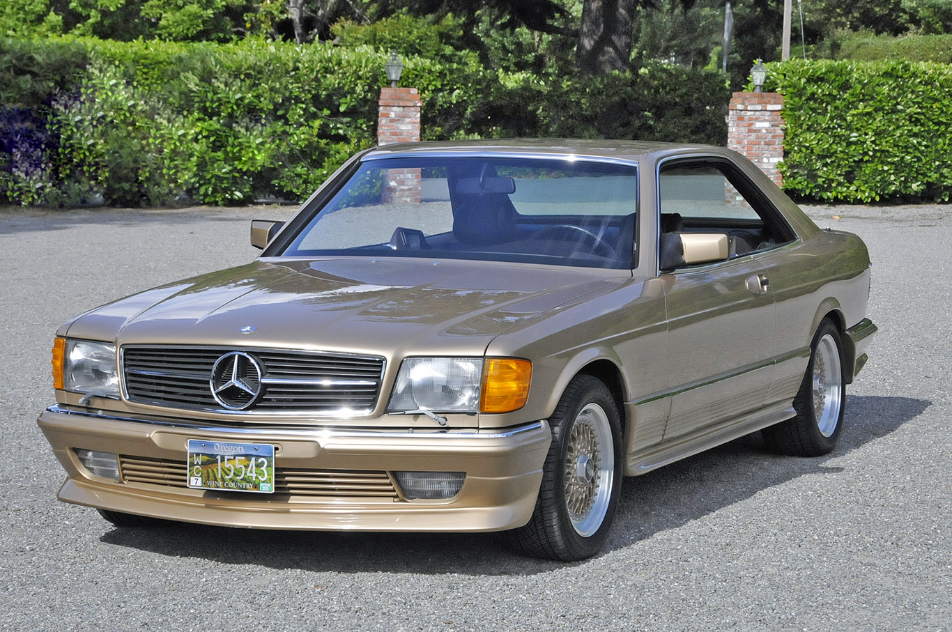 Mercedes-Benz C126 