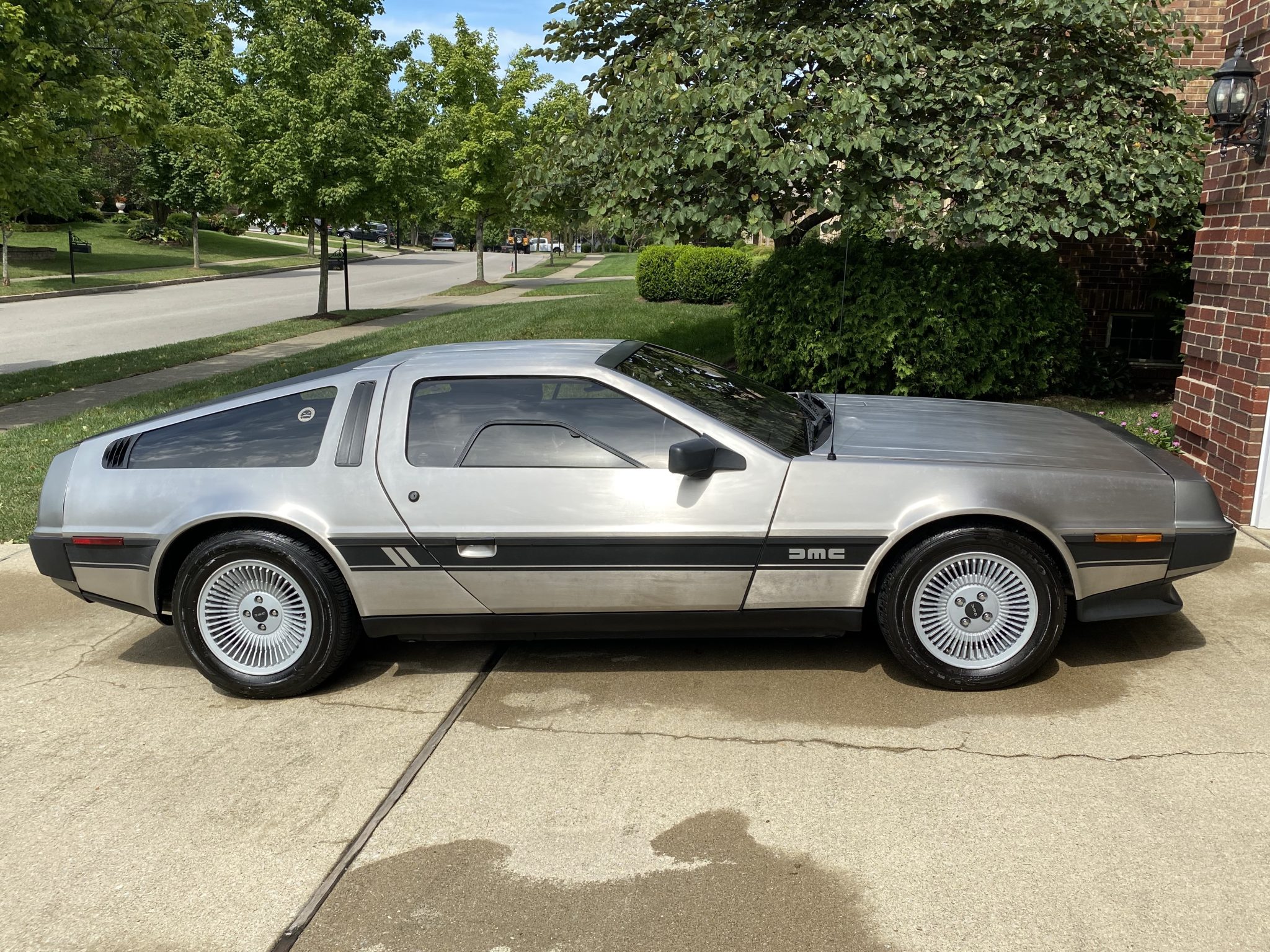 DeLorean DMC-12 