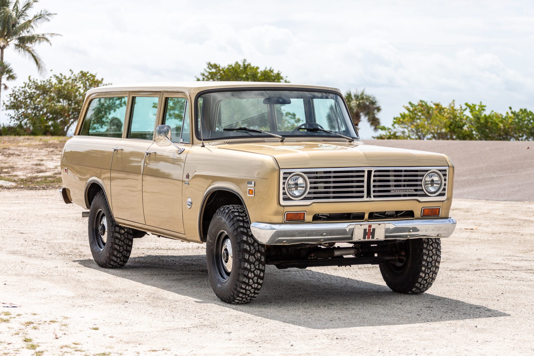 International Harvester Travelall 
