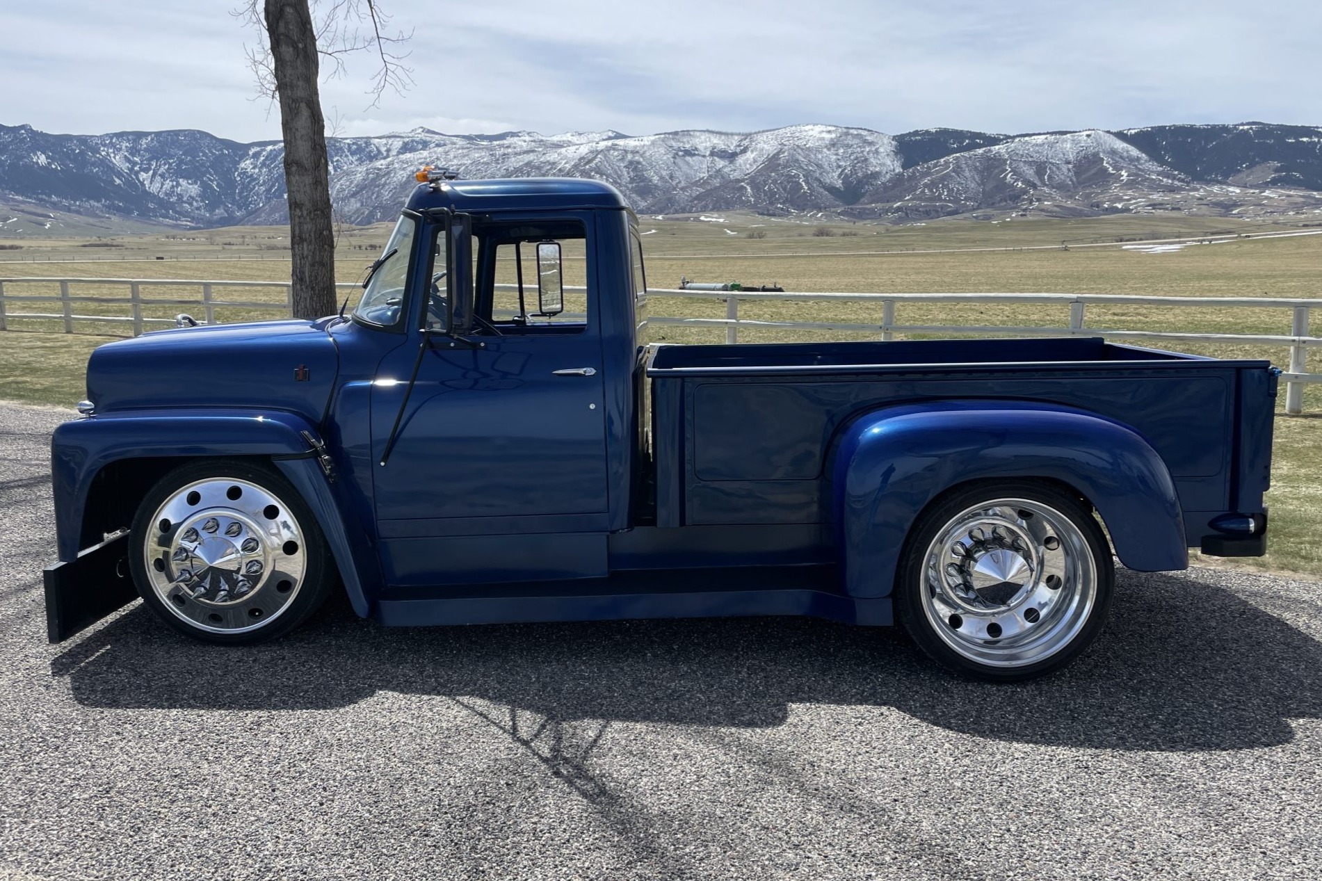 International Harvester Loadstar 