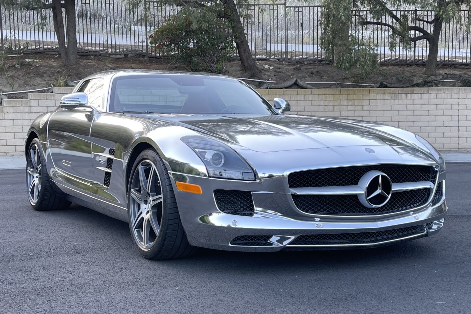 Mercedes-Benz SLS AMG 