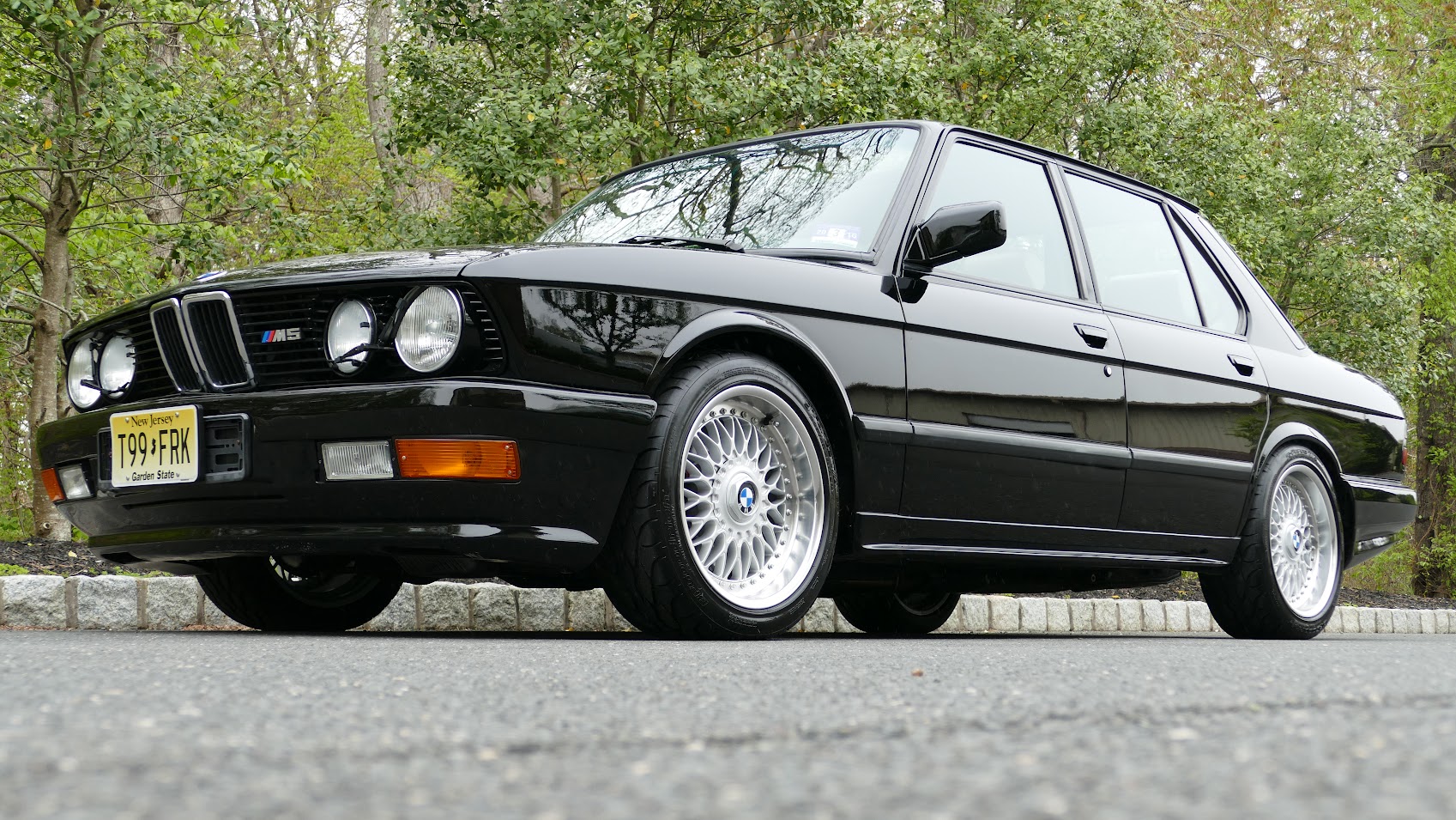 BMW E28 M5 