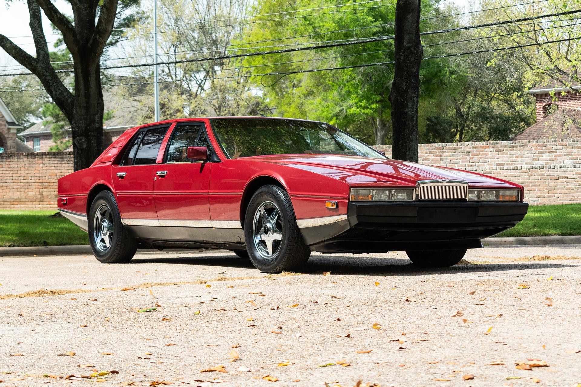 Aston Martin Lagonda 