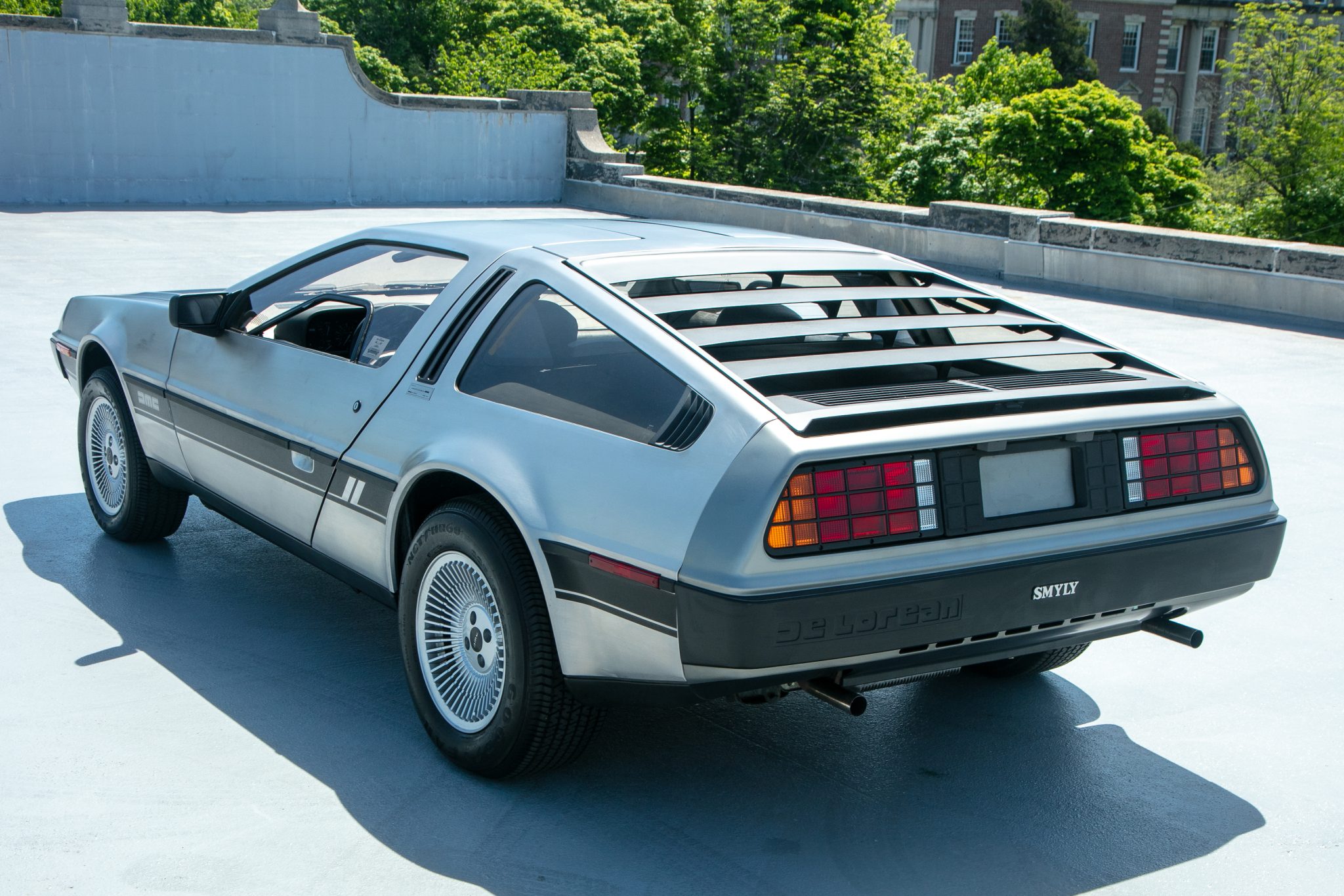 DeLorean DMC-12 