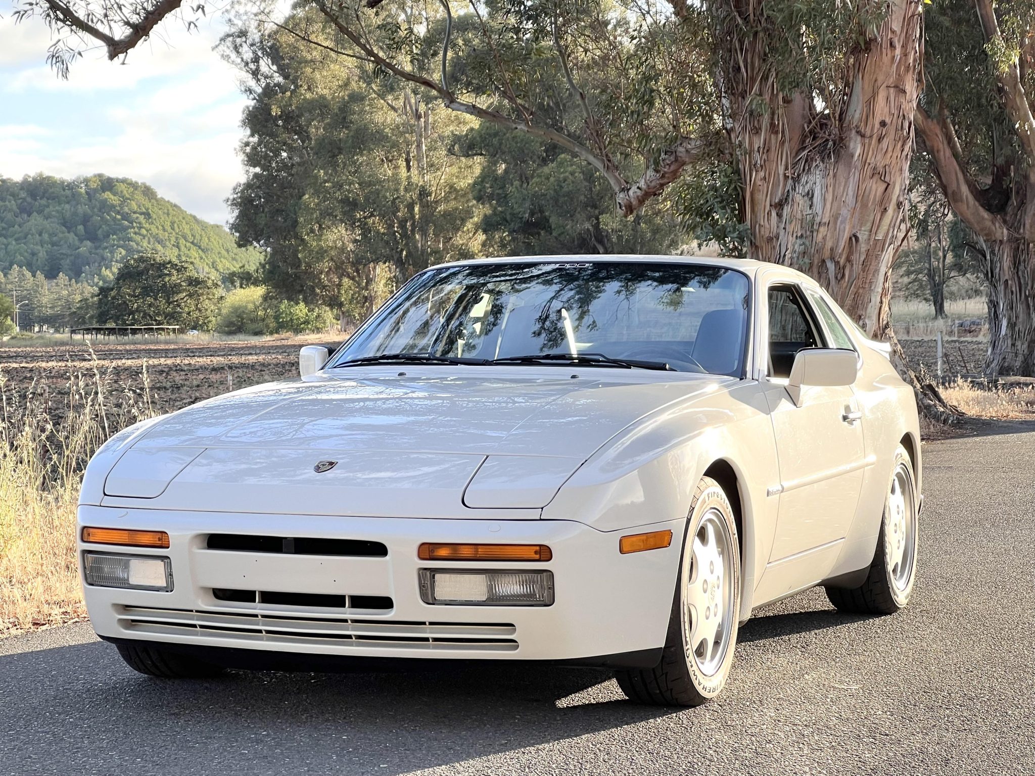 Porsche 944 