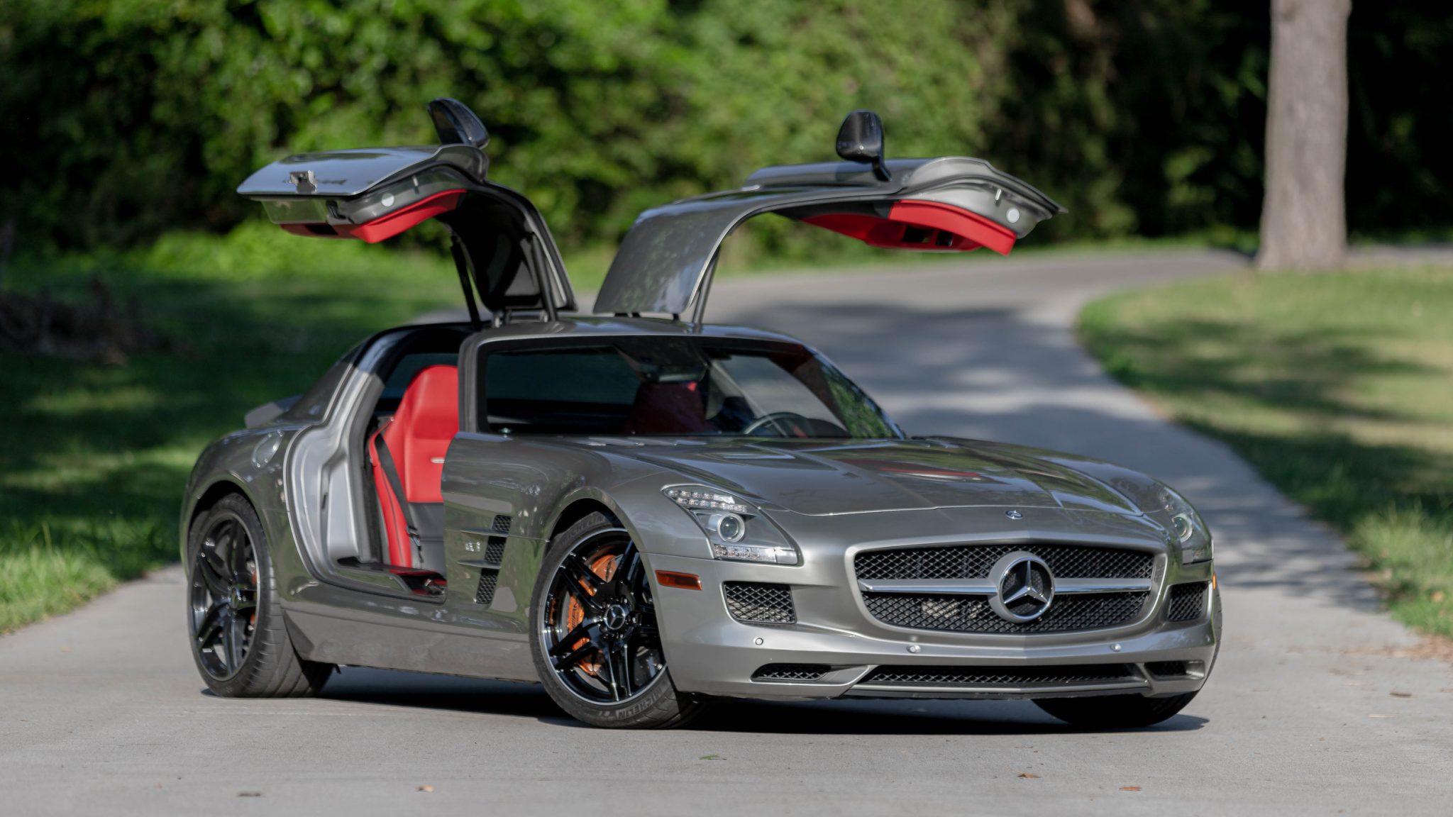 Mercedes-Benz SLS AMG 
