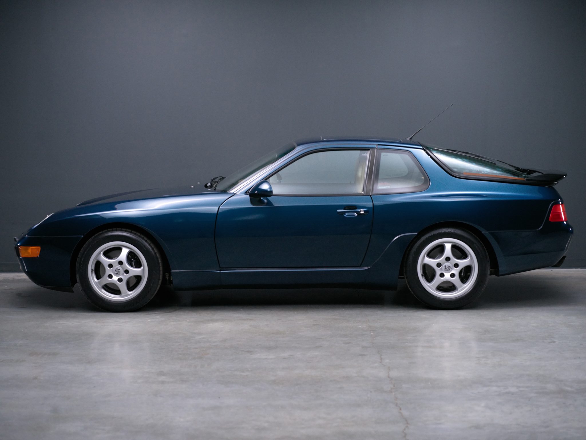 Porsche 968 