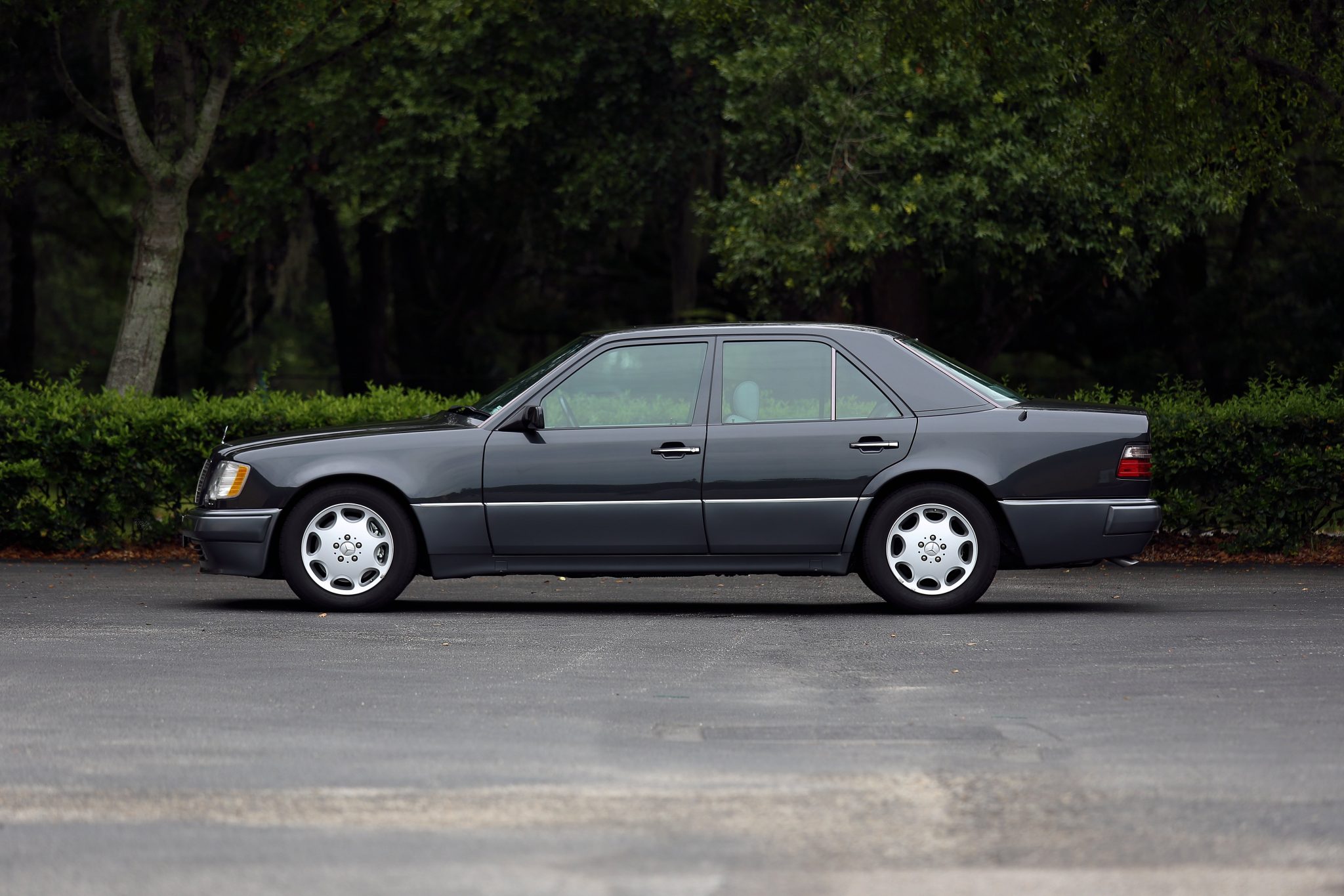 Mercedes-Benz 500E & E500 