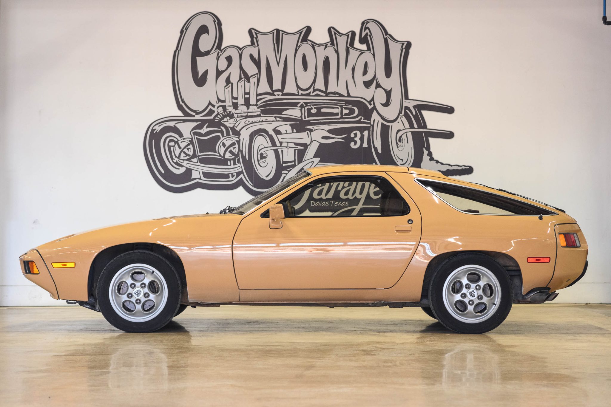 Porsche 928 