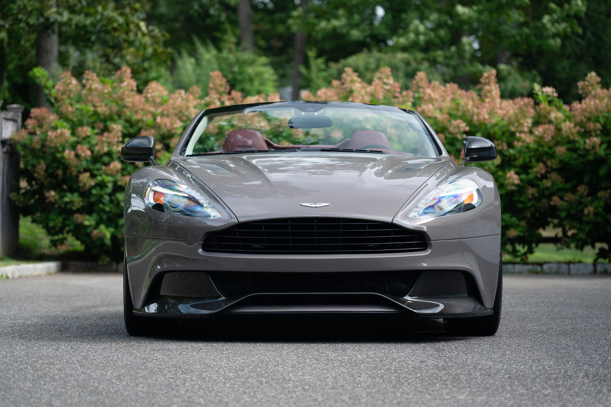 Aston Martin Vanquish 