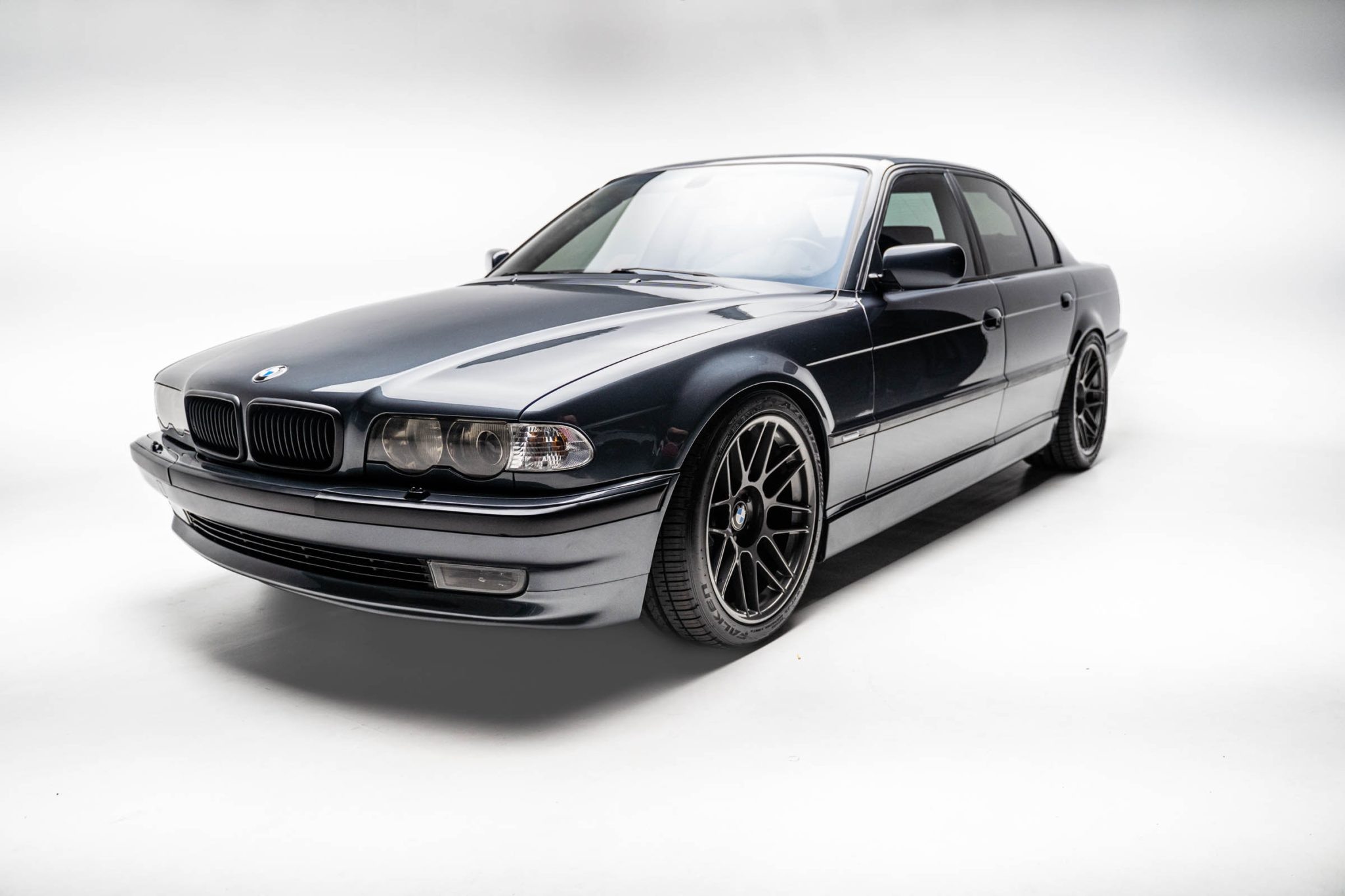 BMW E38 7-Series 