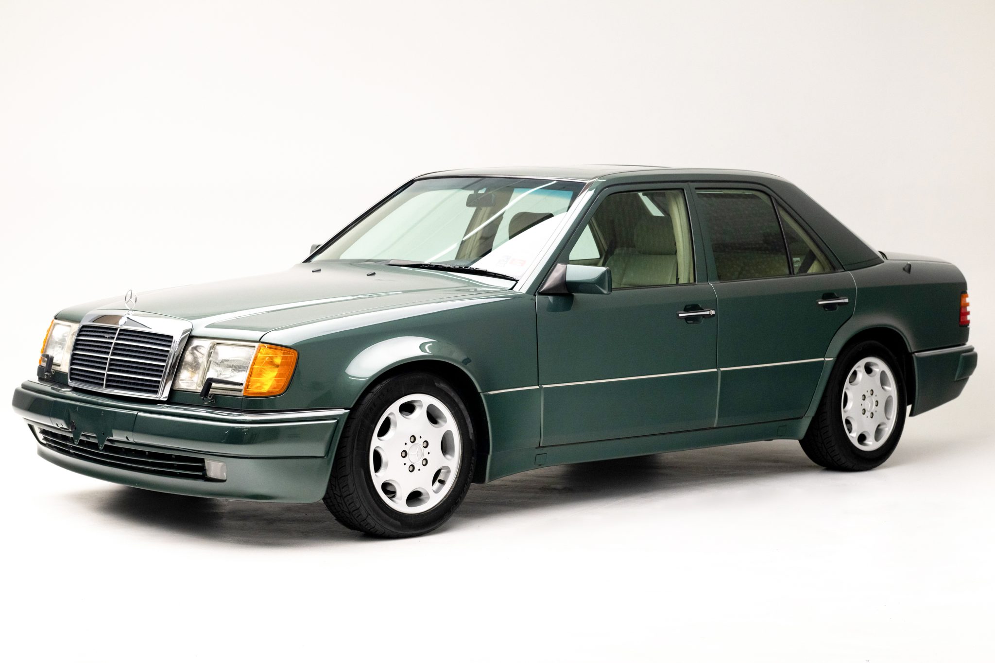 Mercedes-Benz 500E & E500 