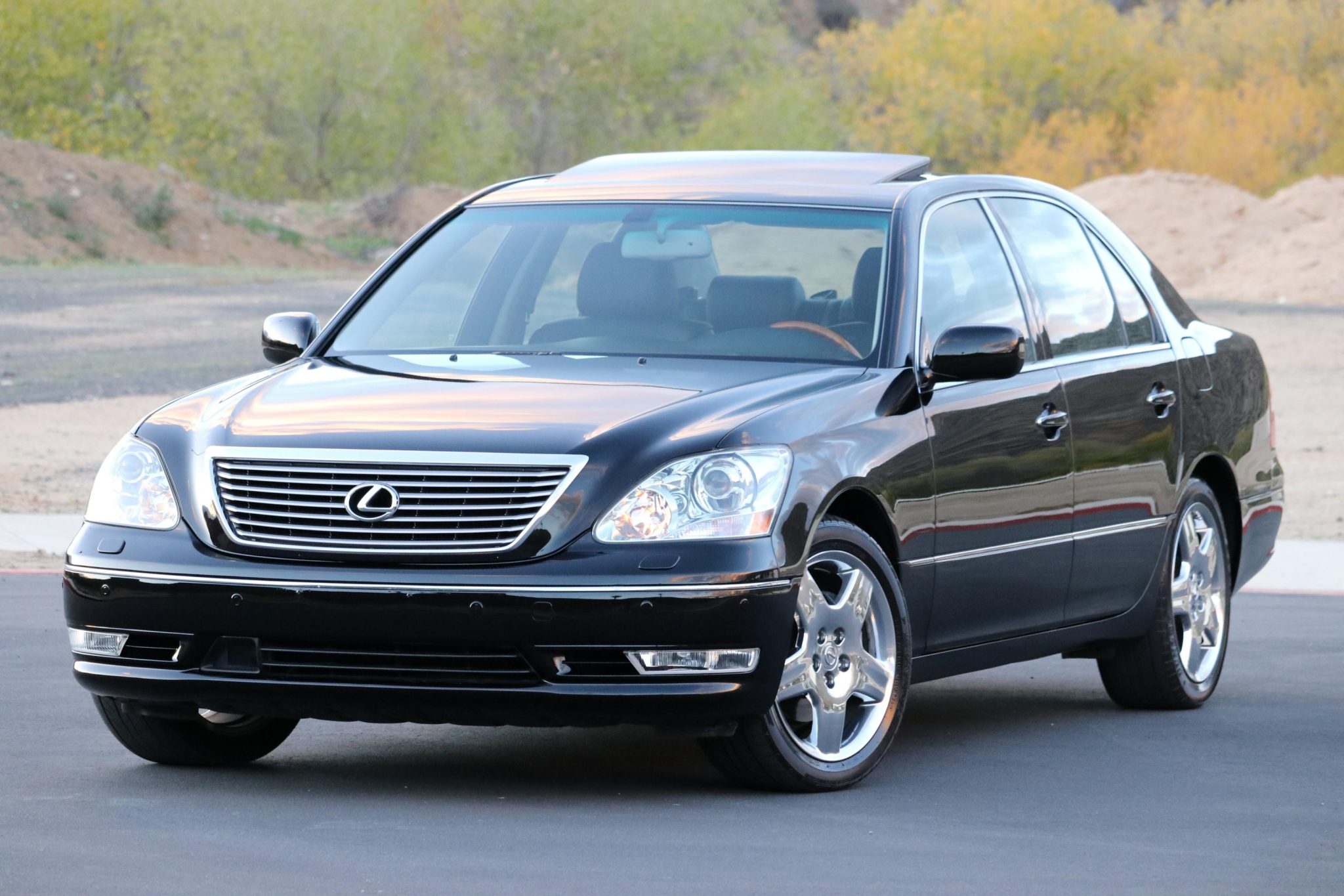 Lexus LS Sedan 