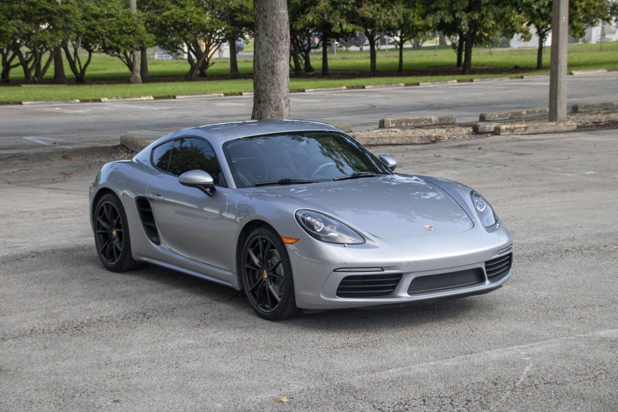 Porsche 982 718 Cayman 