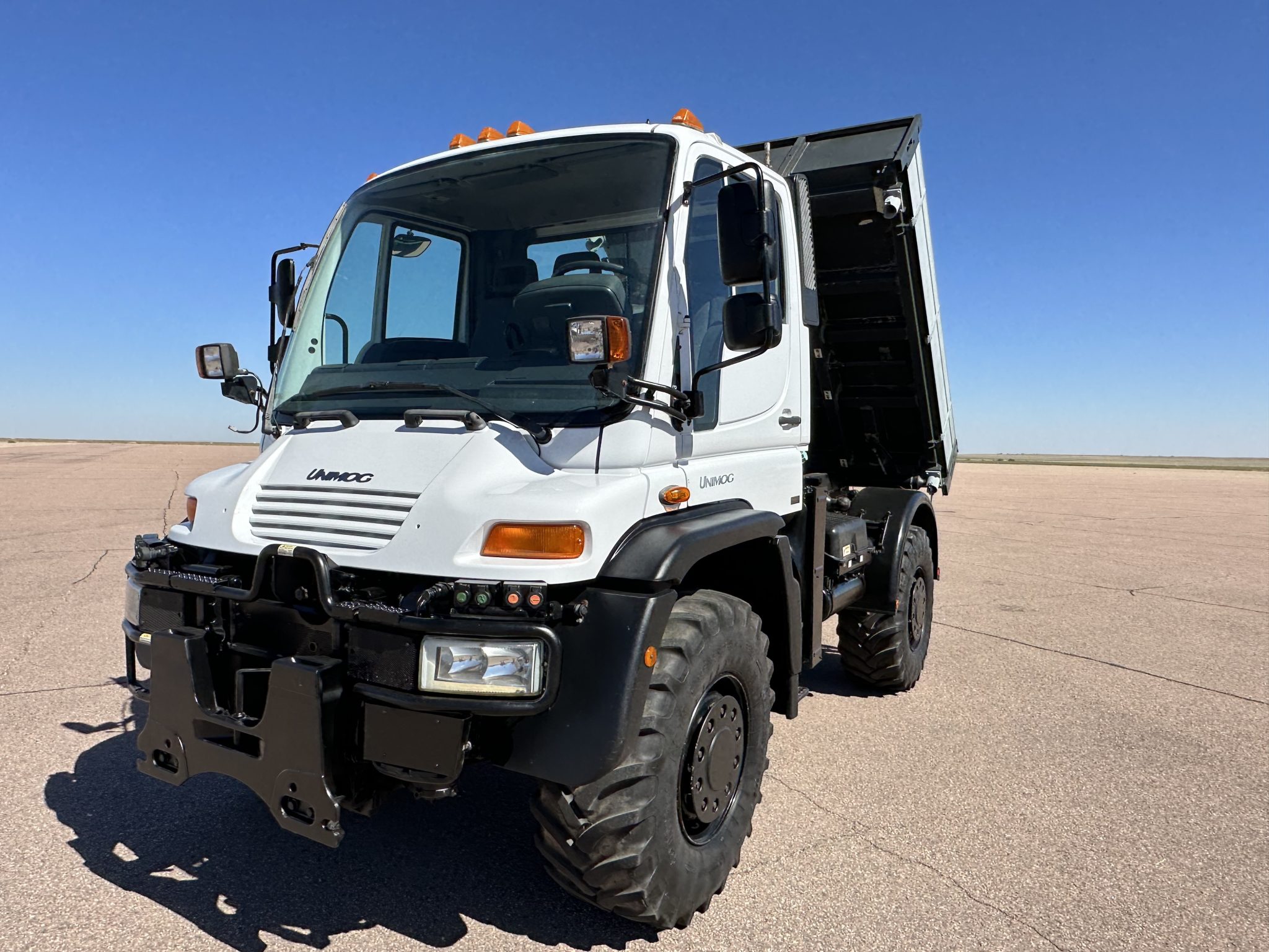 Mercedes-Benz Unimog 