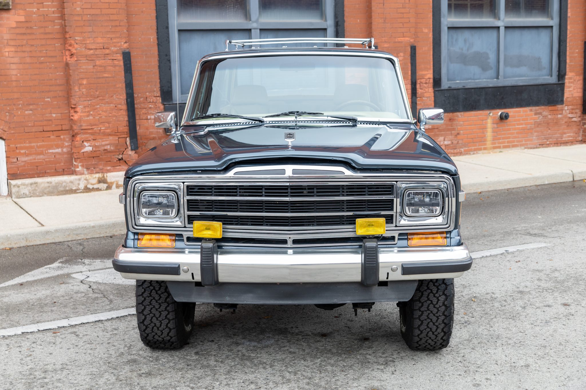 Jeep SJ Grand Wagoneer 