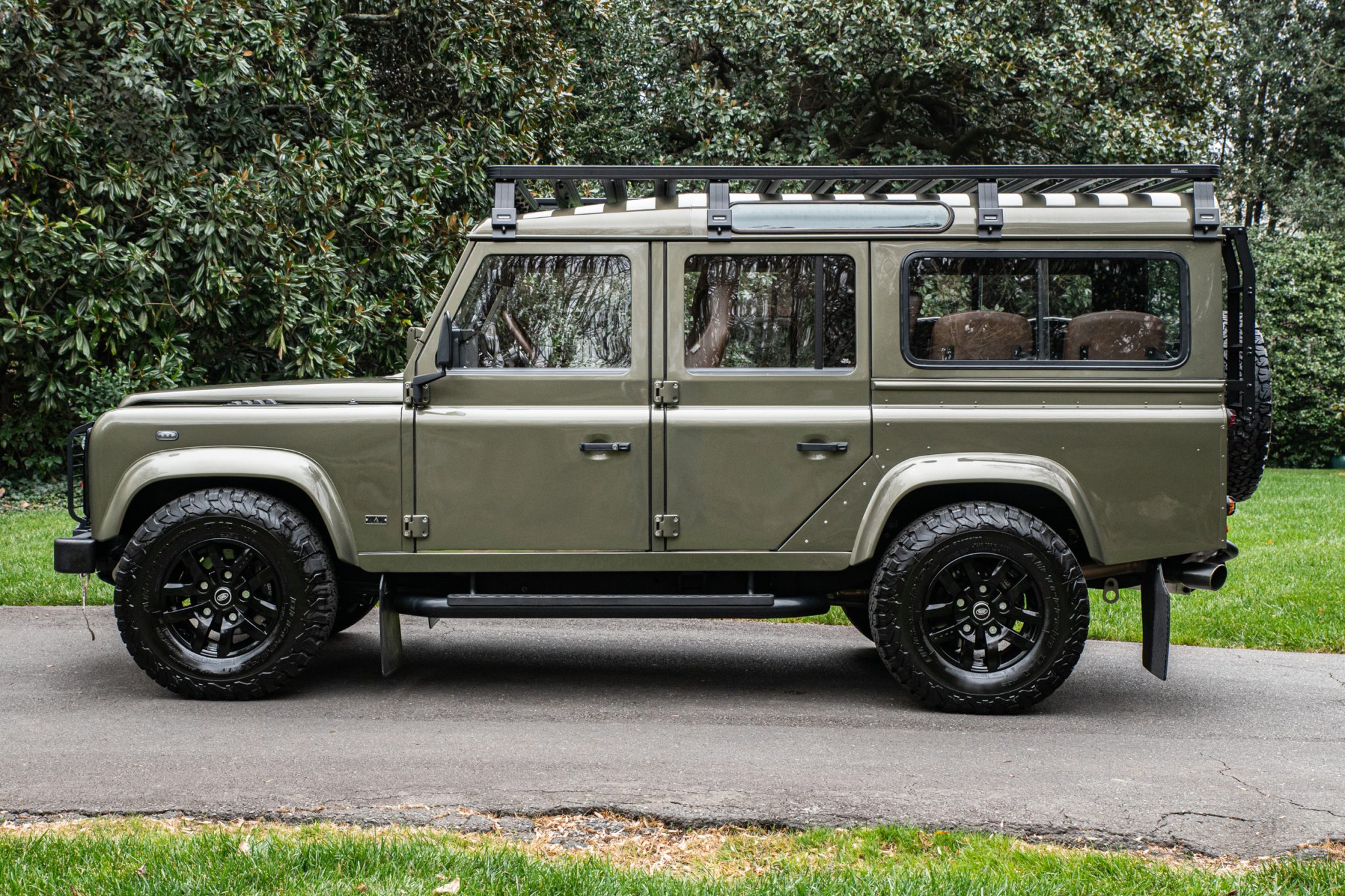 Land Rover 110 / Defender 110 (Euro Spec) 