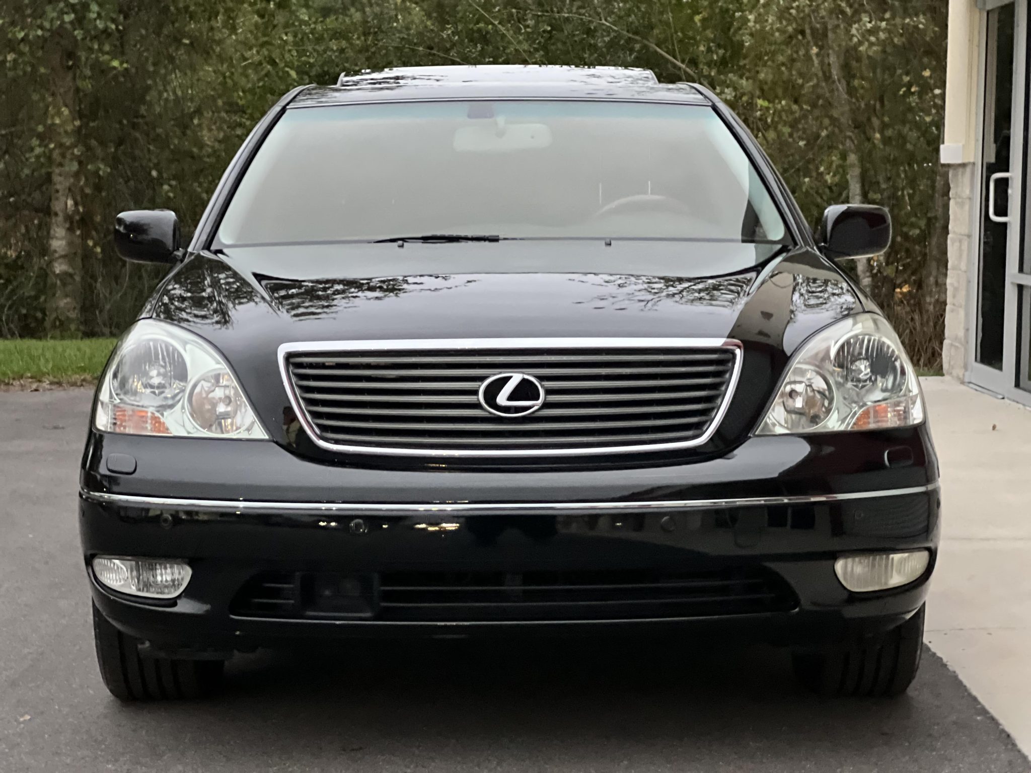 Lexus LS Sedan 