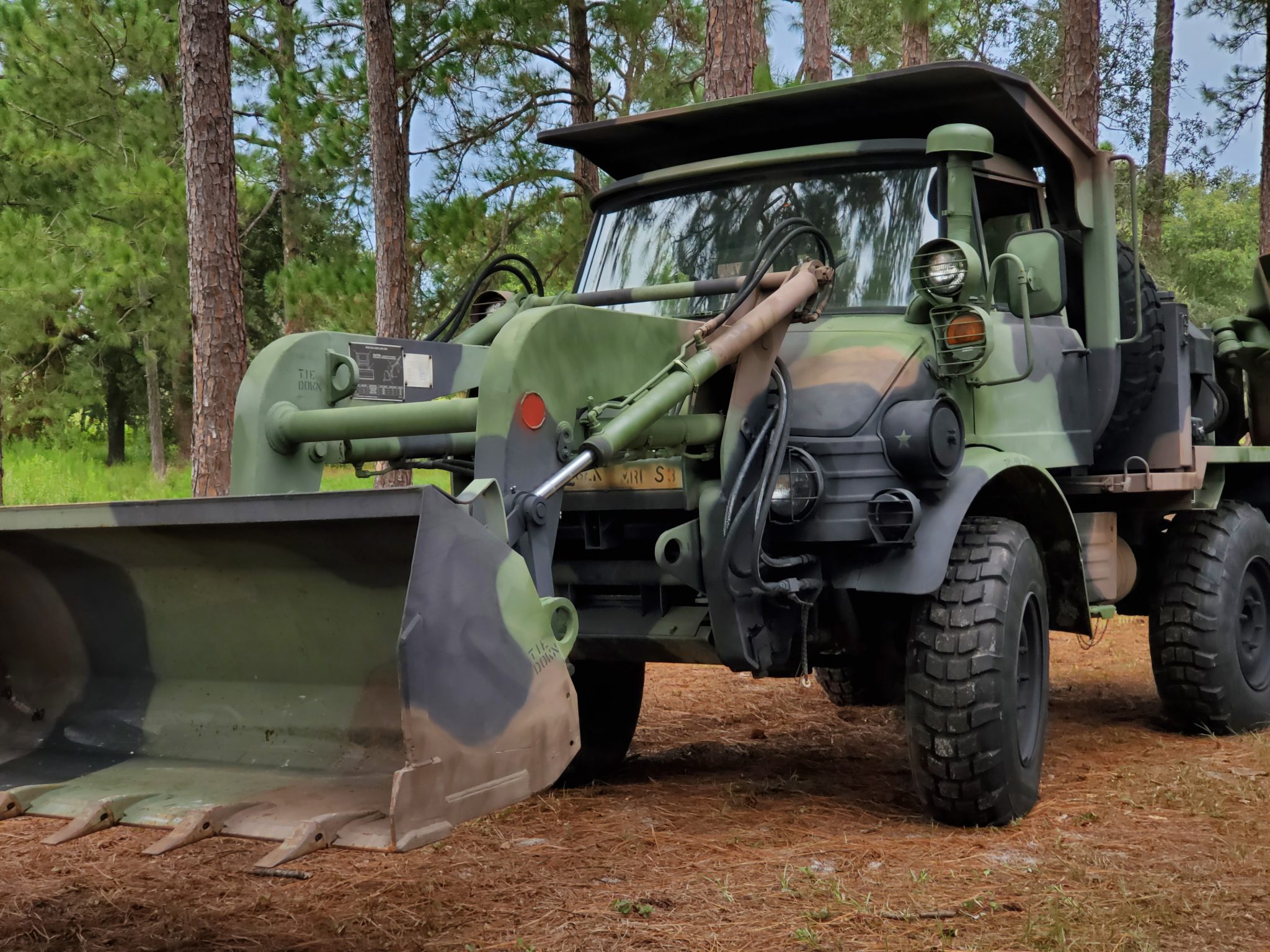 Mercedes-Benz Unimog 