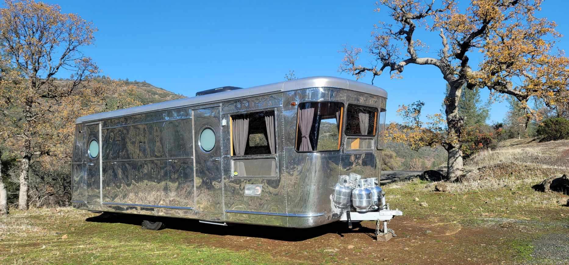 Parts and Automobilia – Trailers 