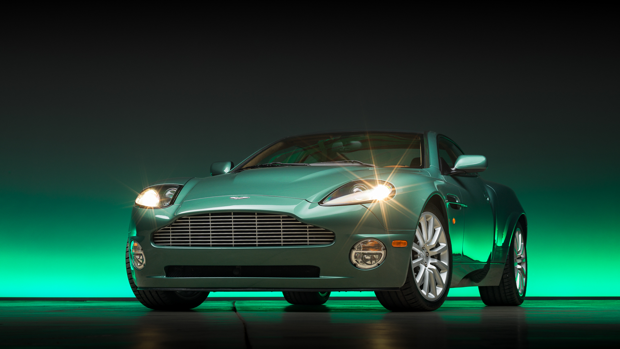 Aston Martin Vanquish 