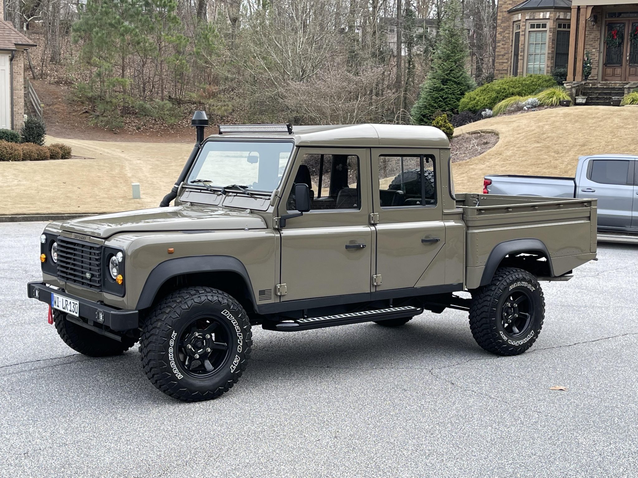 Land Rover 127 / Defender 130 