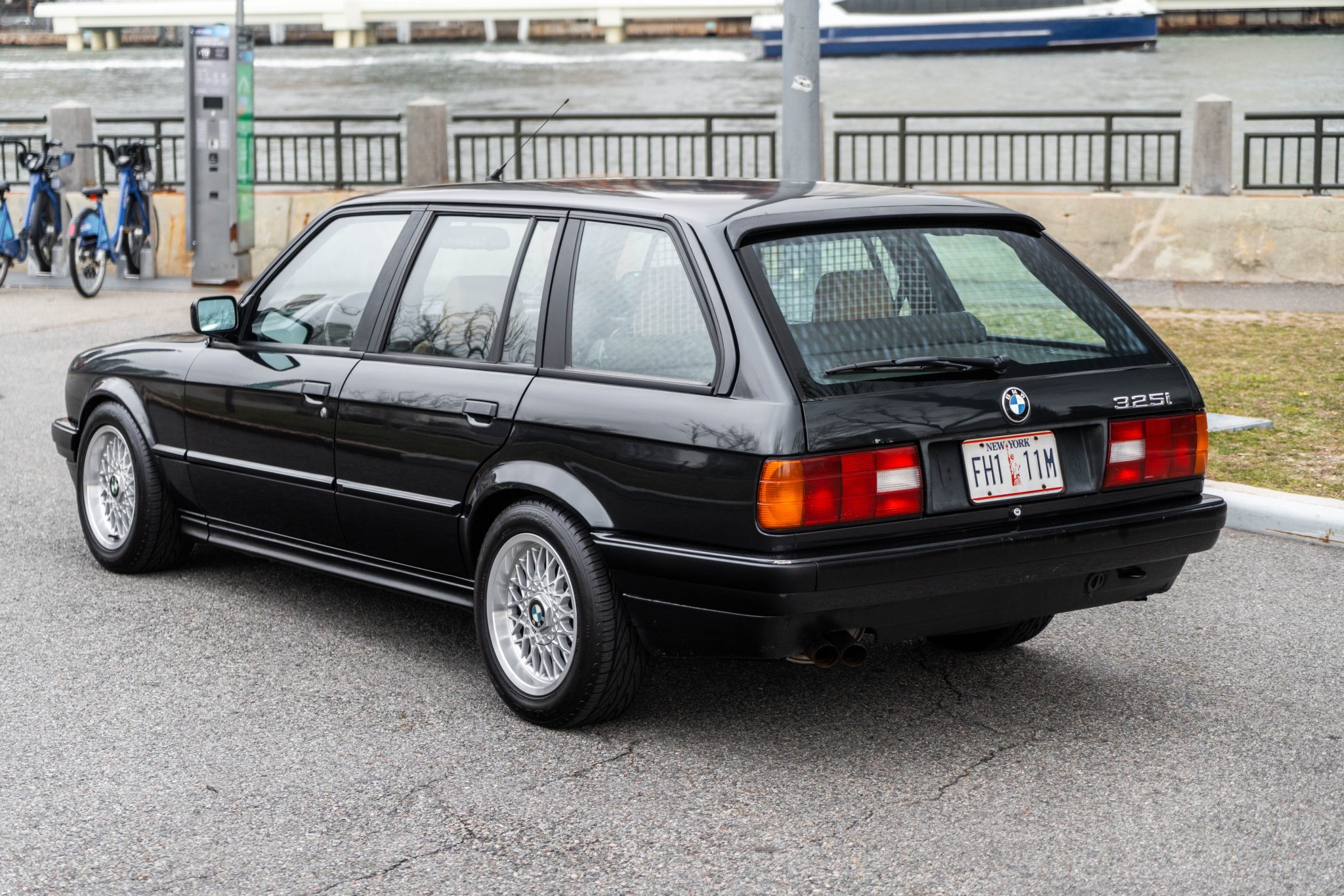 BMW E30 3-Series Touring 
