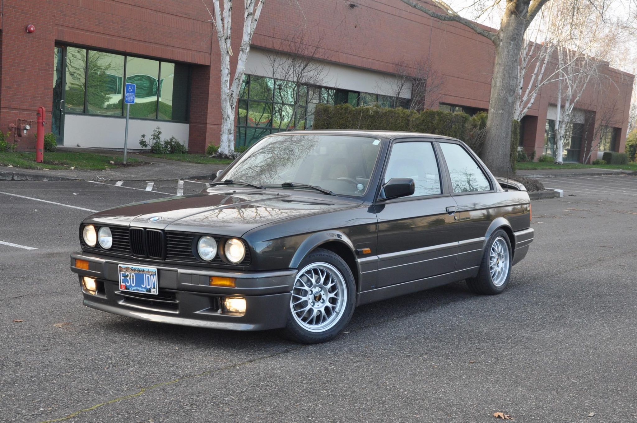 BMW E30 3-Series Coupe 