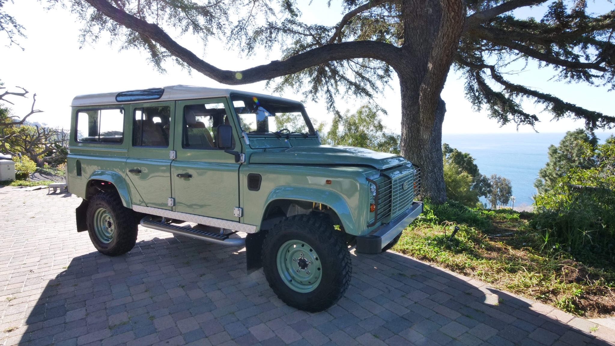 Land Rover 110 / Defender 110 (Euro Spec) 