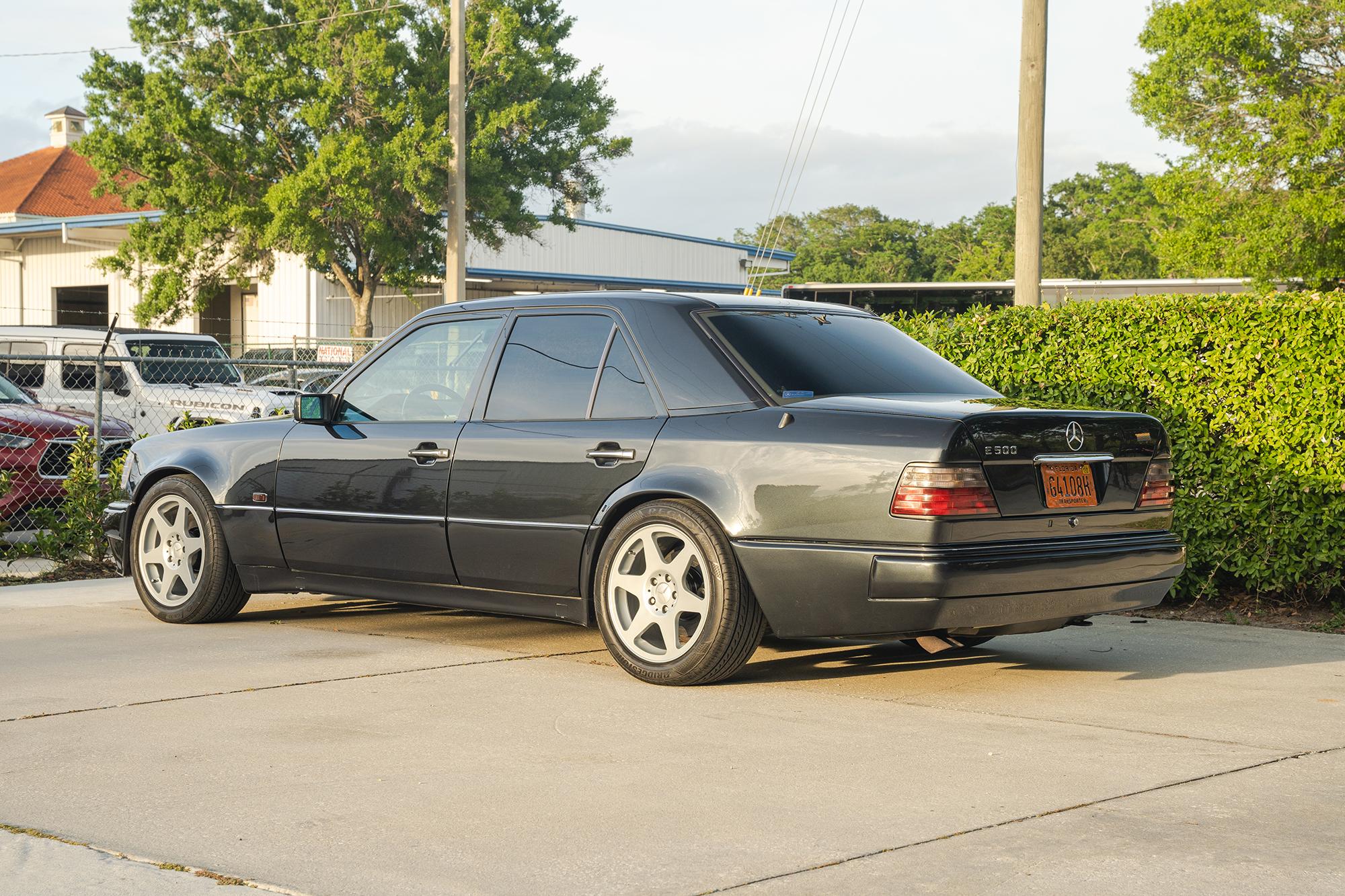Mercedes-Benz 500E & E500 