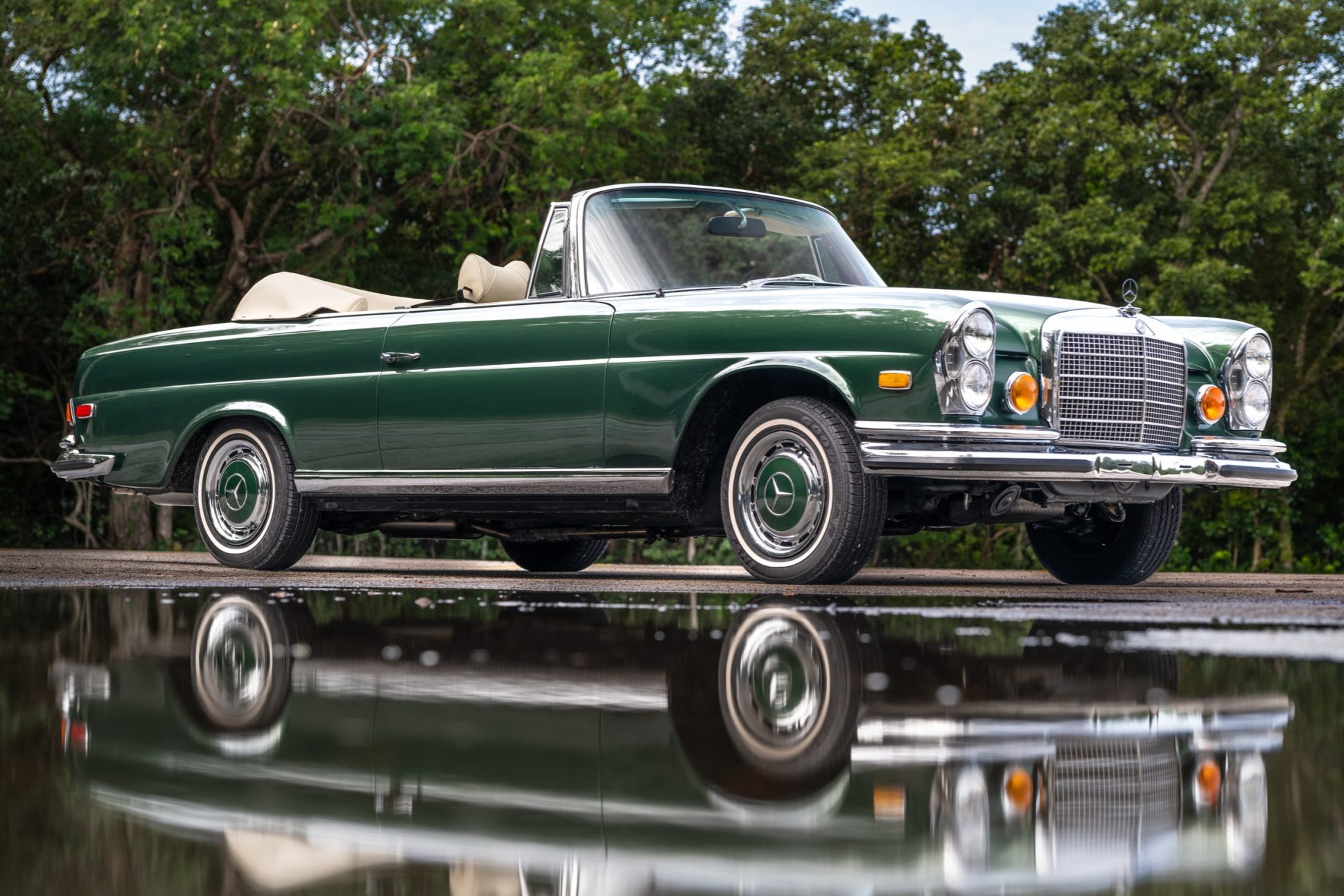 Mercedes-Benz W111 Coupe & Cabriolet 
