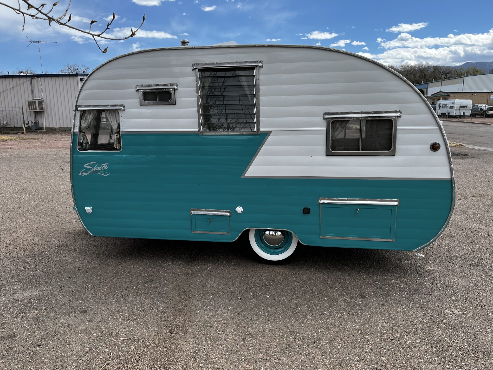 Parts and Automobilia – Trailers 