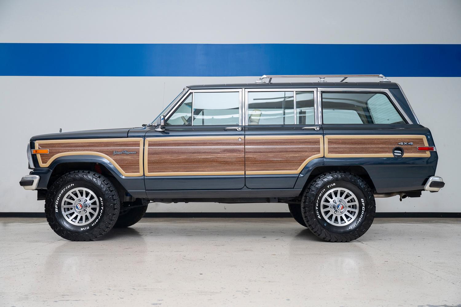Jeep SJ Grand Wagoneer 