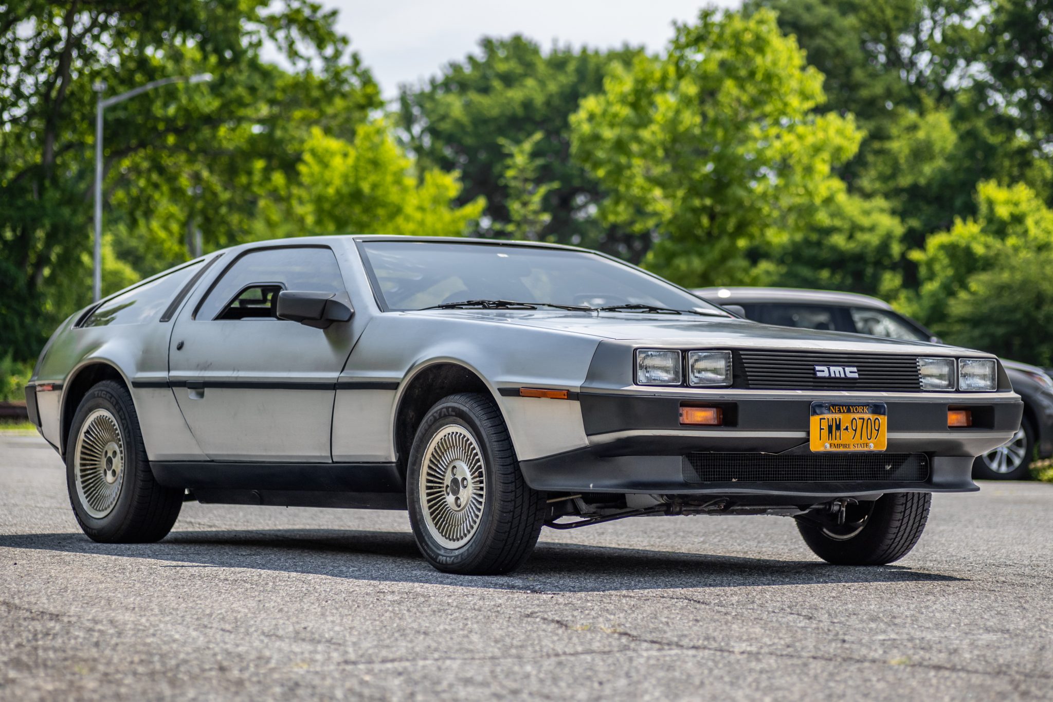 DeLorean DMC-12 