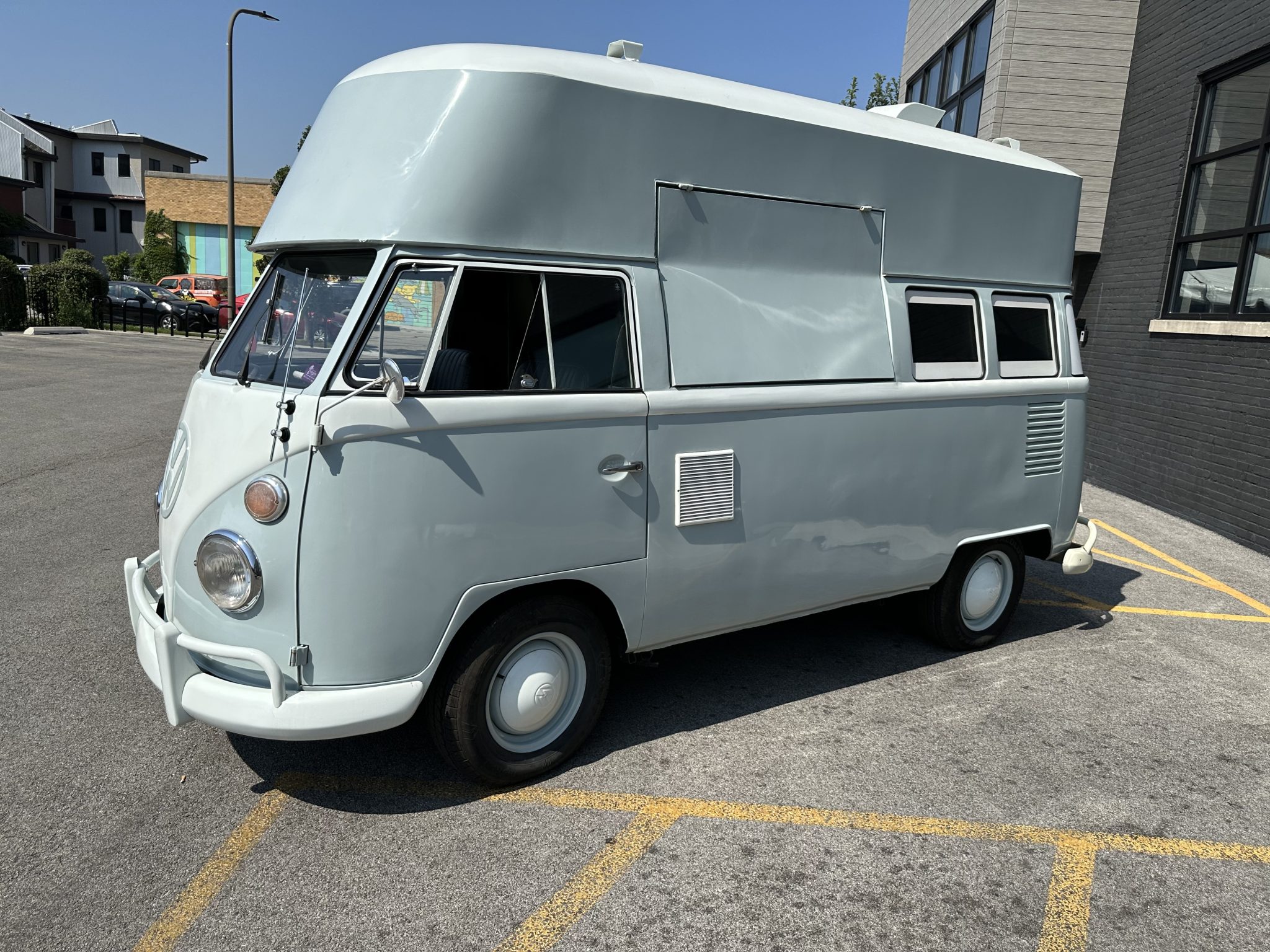 Volkswagen Split-Window Bus 