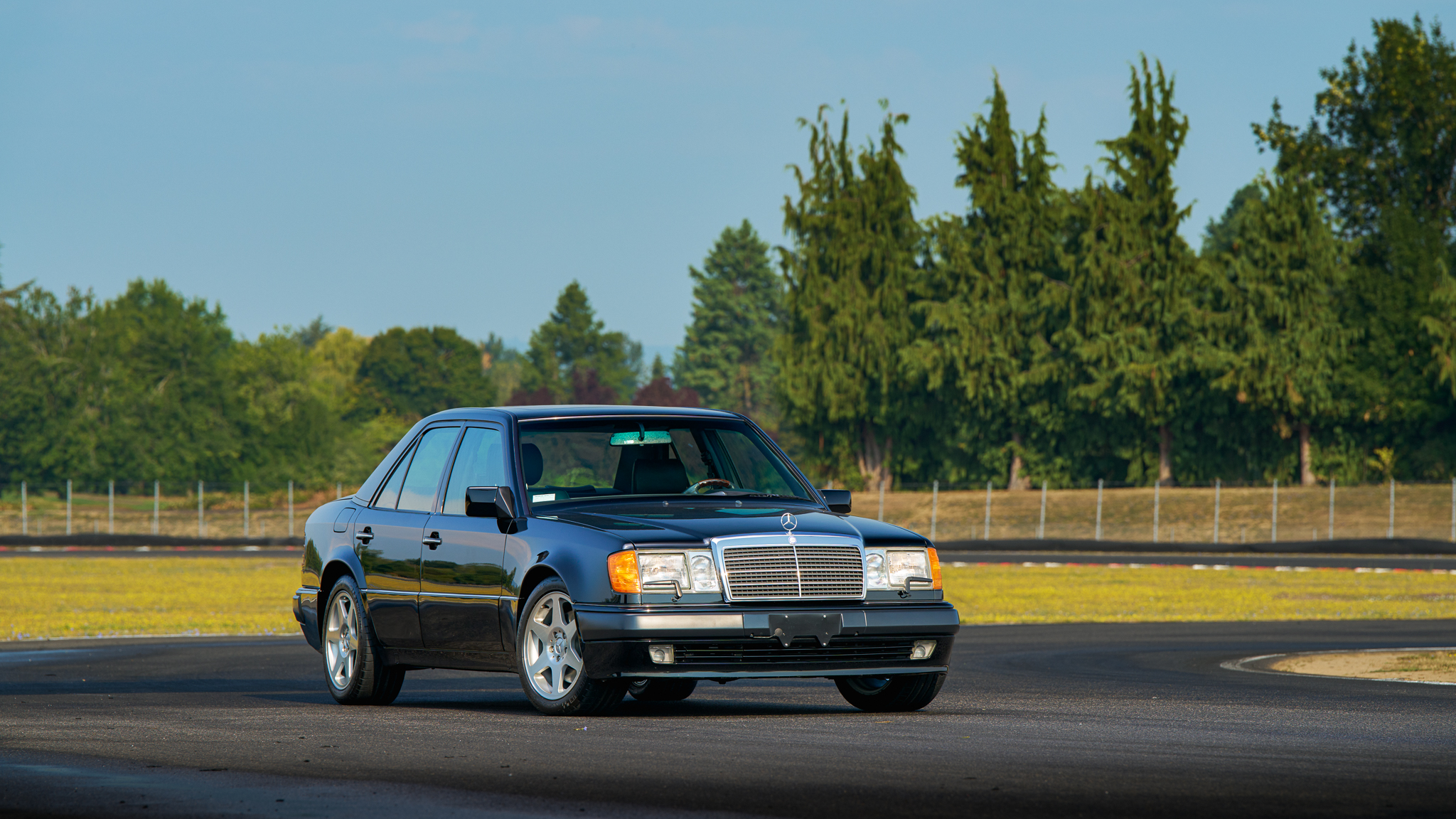 Mercedes-Benz 500E & E500 