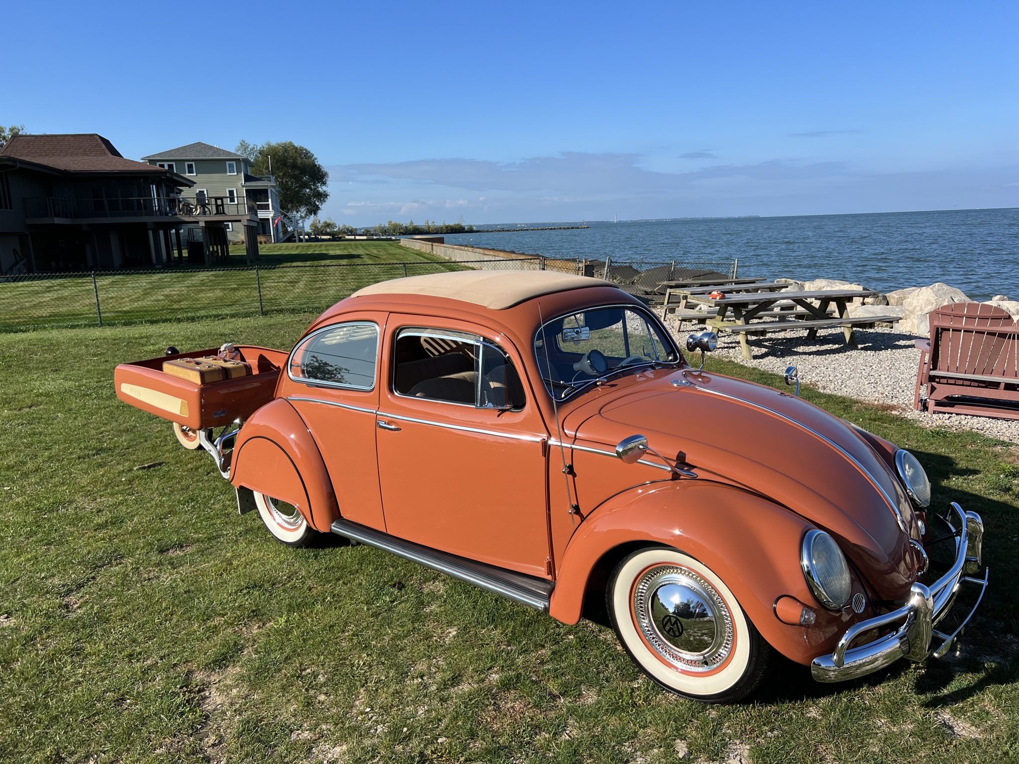 Volkswagen Beetle (Oval Window) 