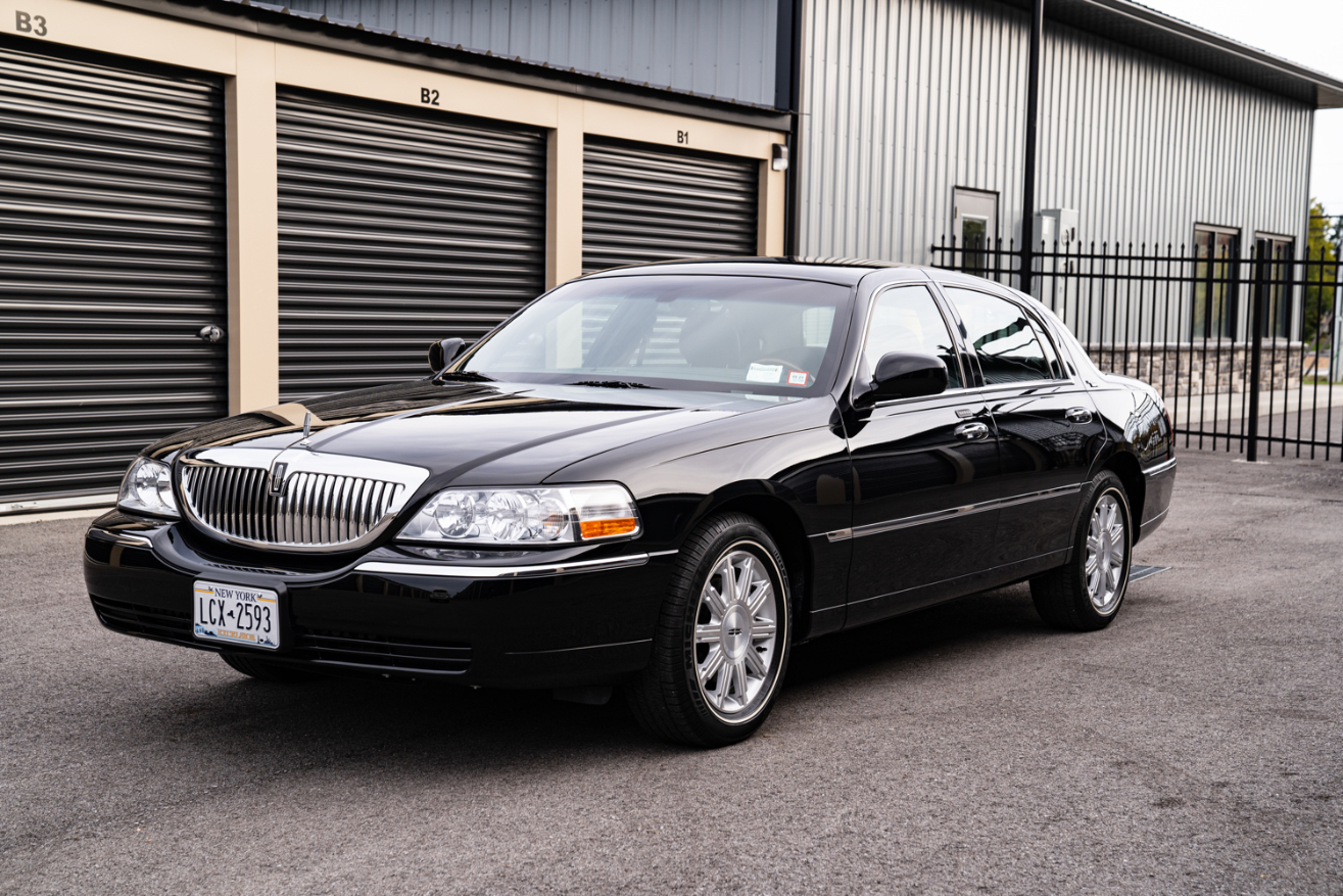 Lincoln Town Car 