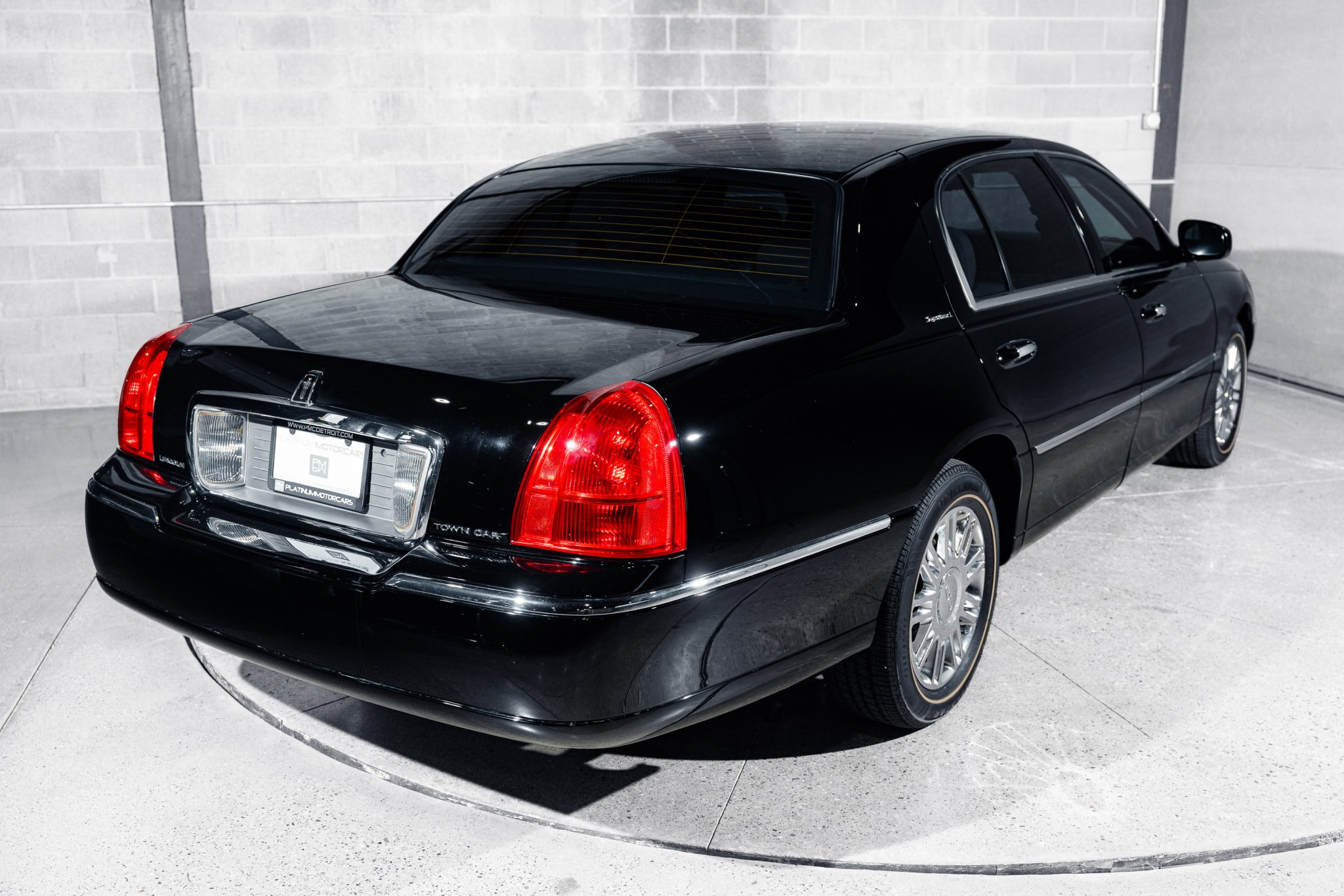 Lincoln Town Car 