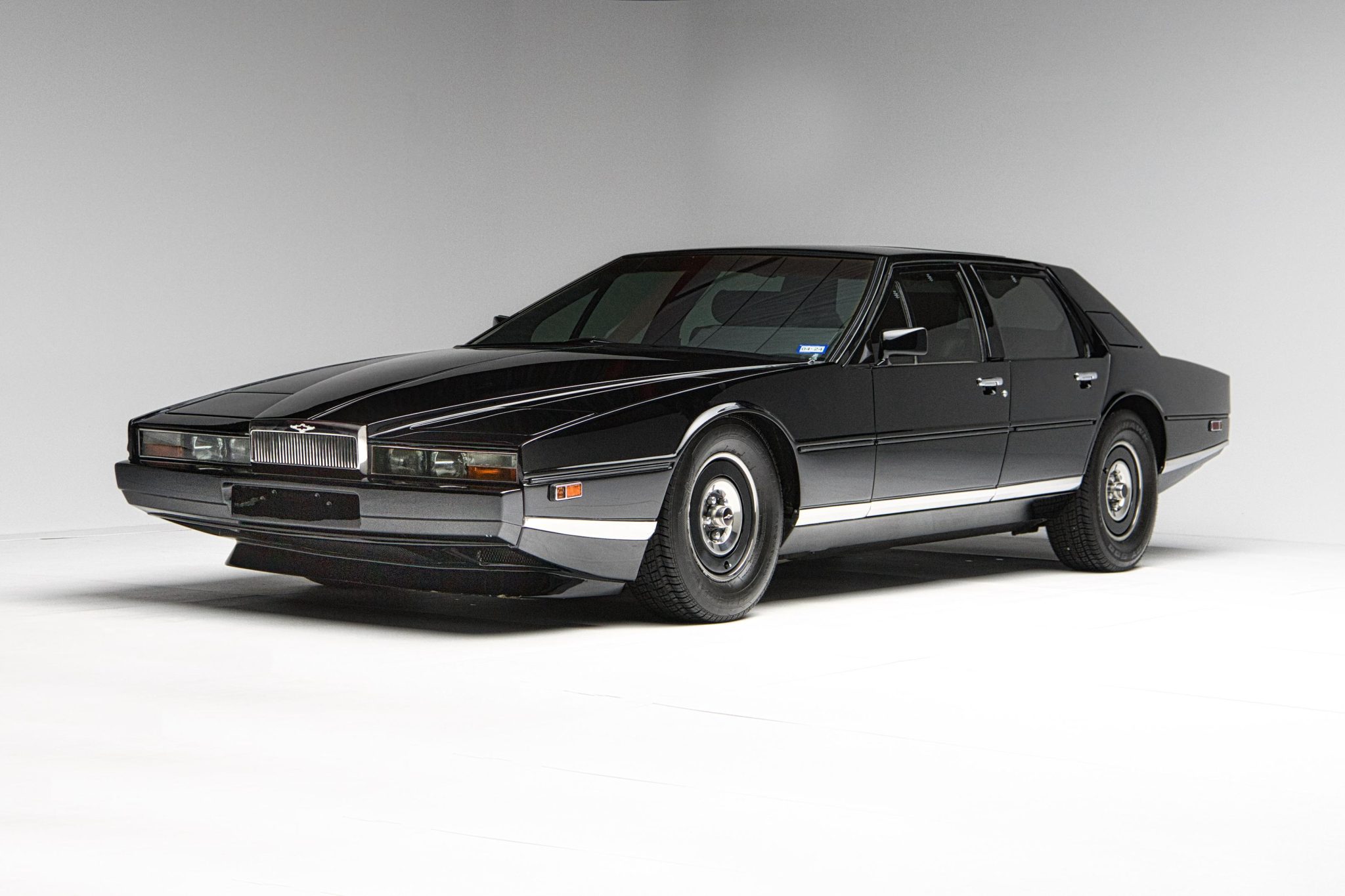 Aston Martin Lagonda 