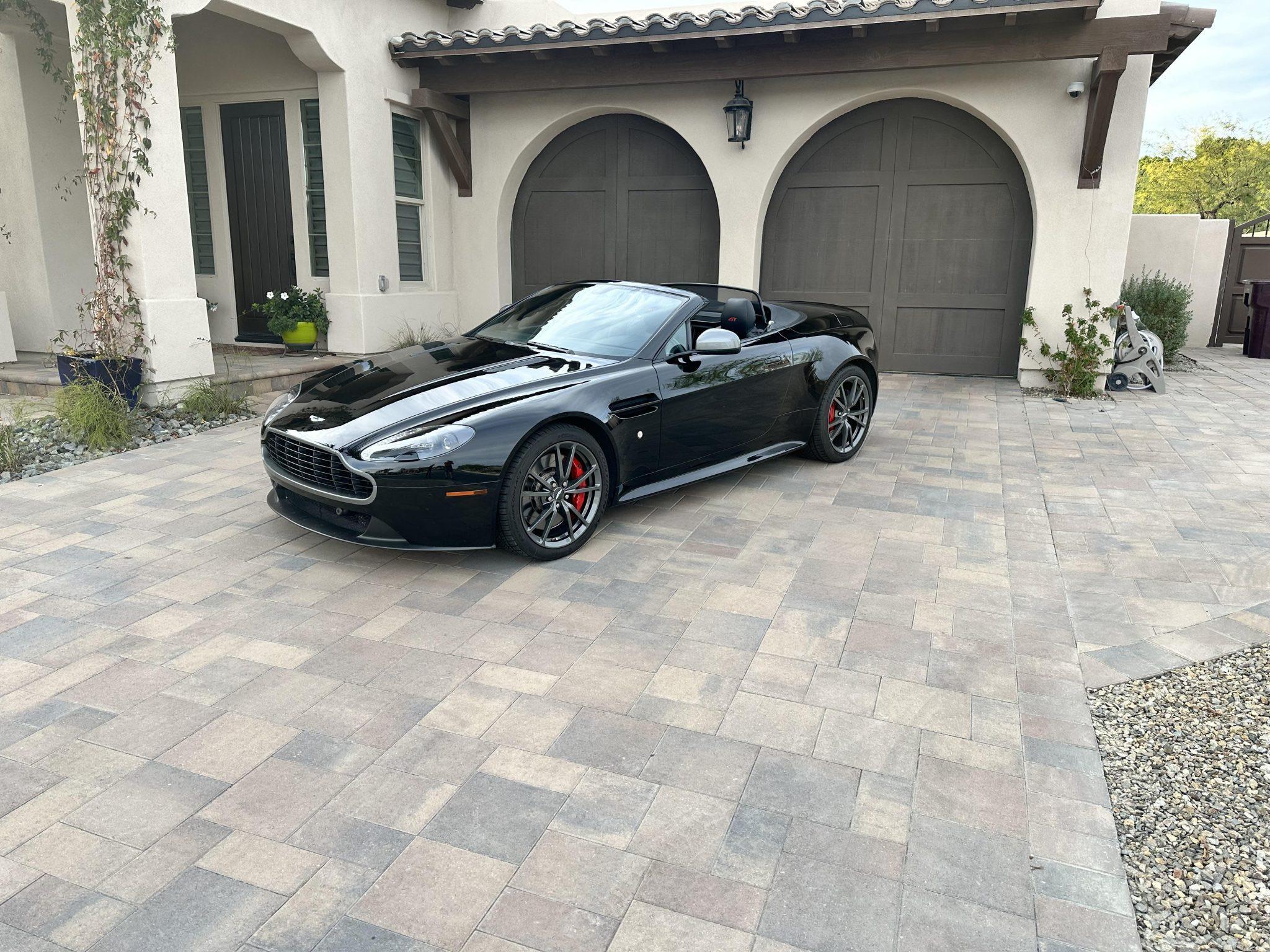 Aston Martin V8 Vantage (2006+) 