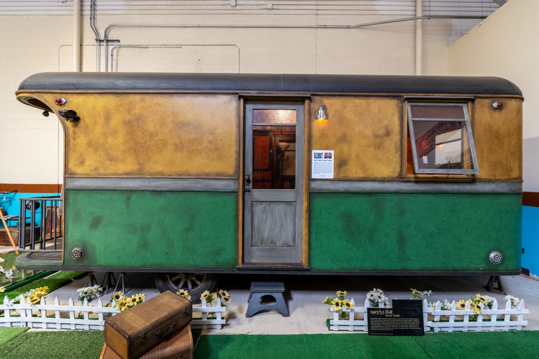 Parts and Automobilia – Trailers 