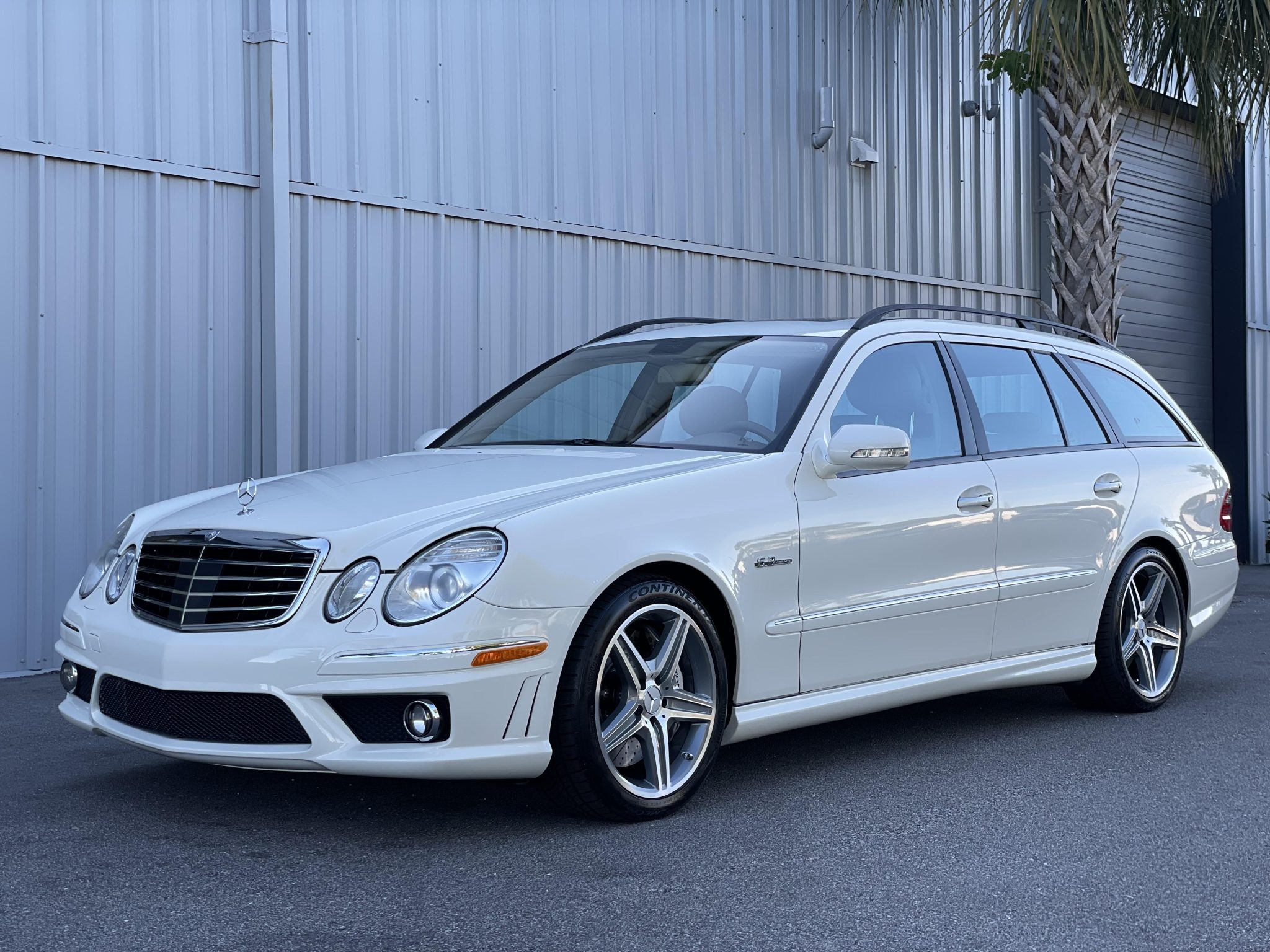 Mercedes-Benz W211 E-Class AMG 