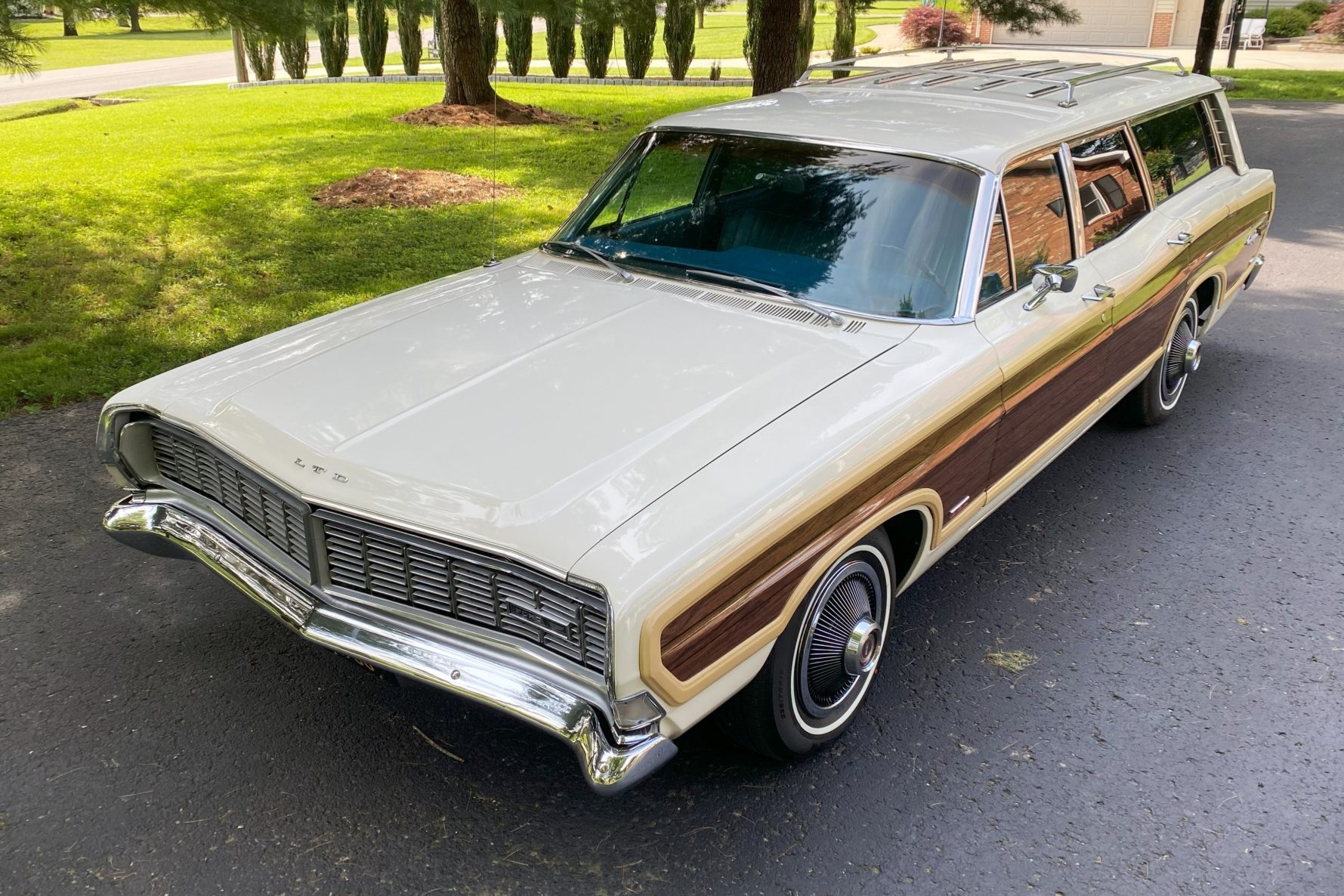 Ford LTD 