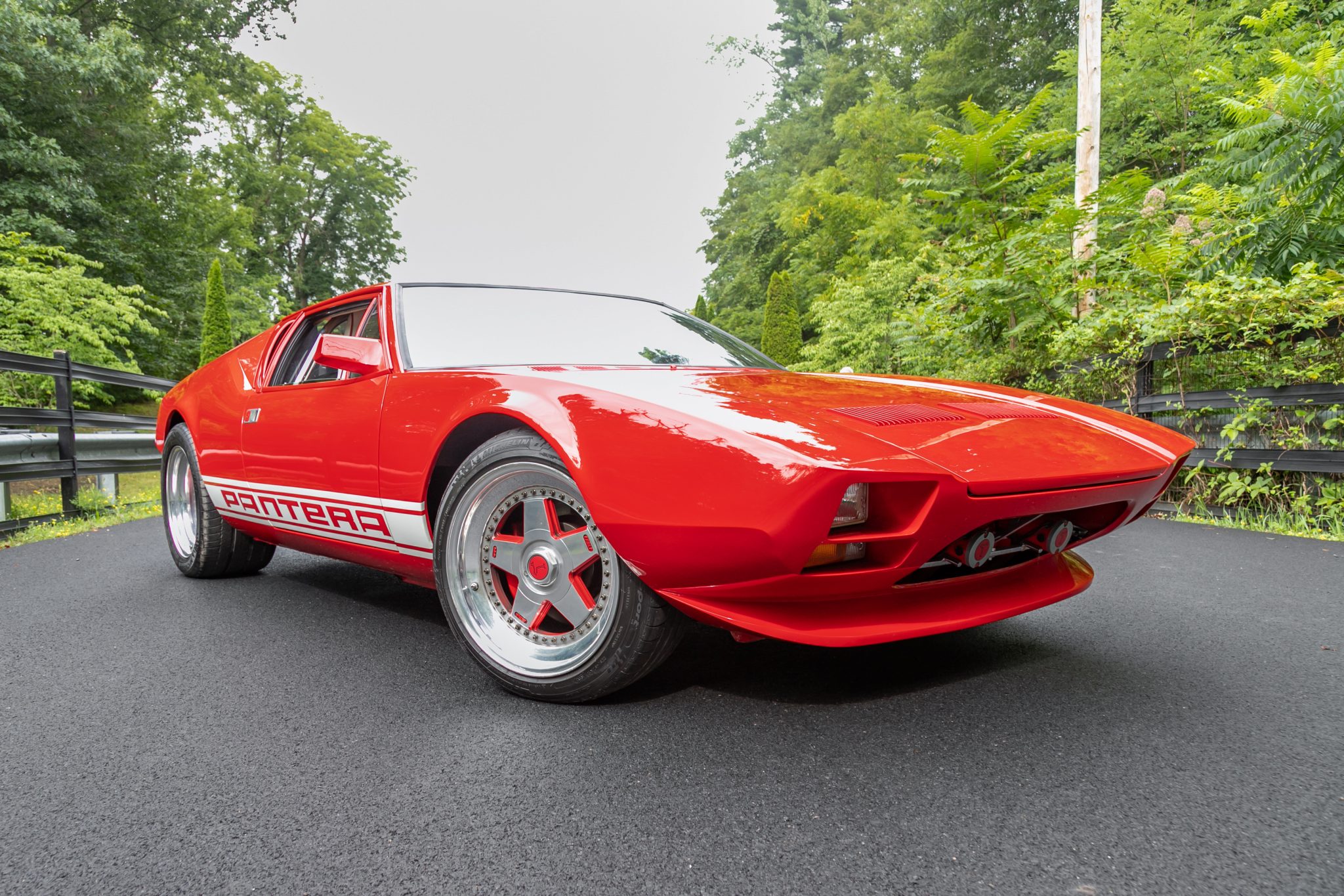 DeTomaso Pantera 
