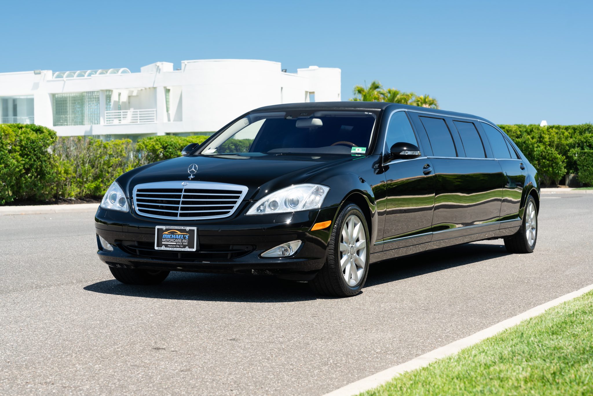 Mercedes-Benz W221 S-Class 