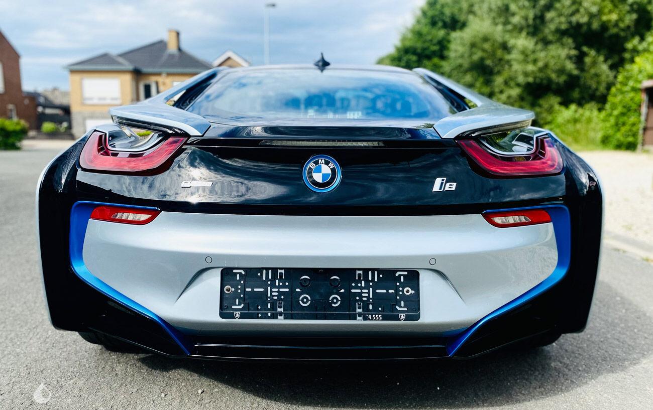 BMW i8