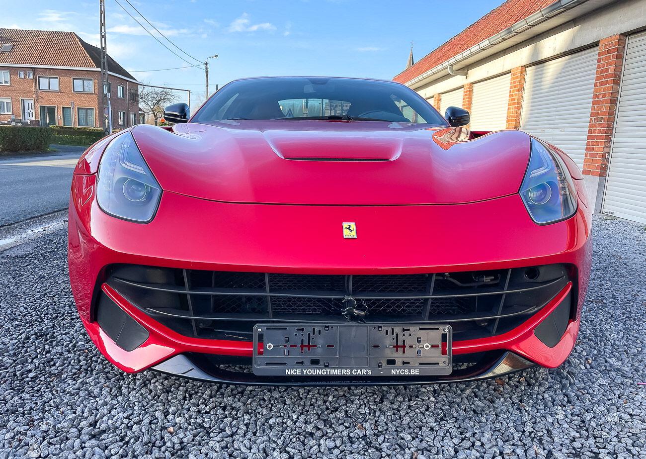 2012 Ferrari F12 berlinetta / 812 Superfast