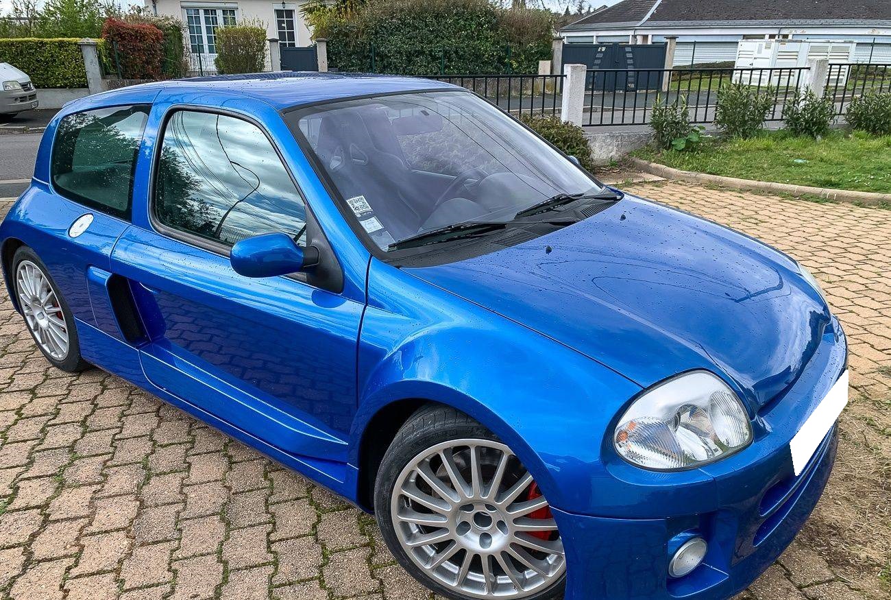 Renault Clio V6